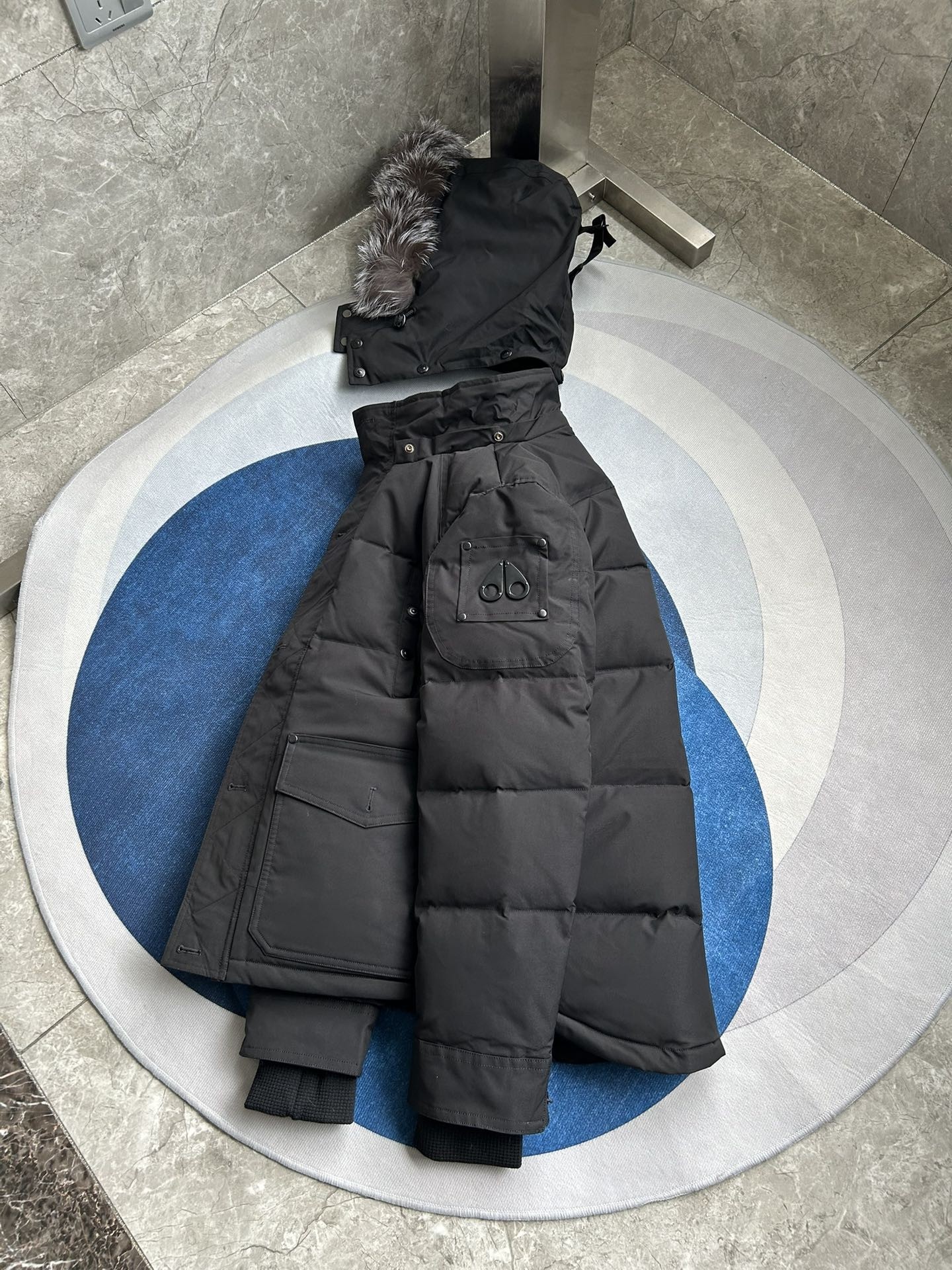 【MOOSE KNUCKLES 公式旗艦店】ダウンジャケット 男女兼用 ご好評に付き再入荷！