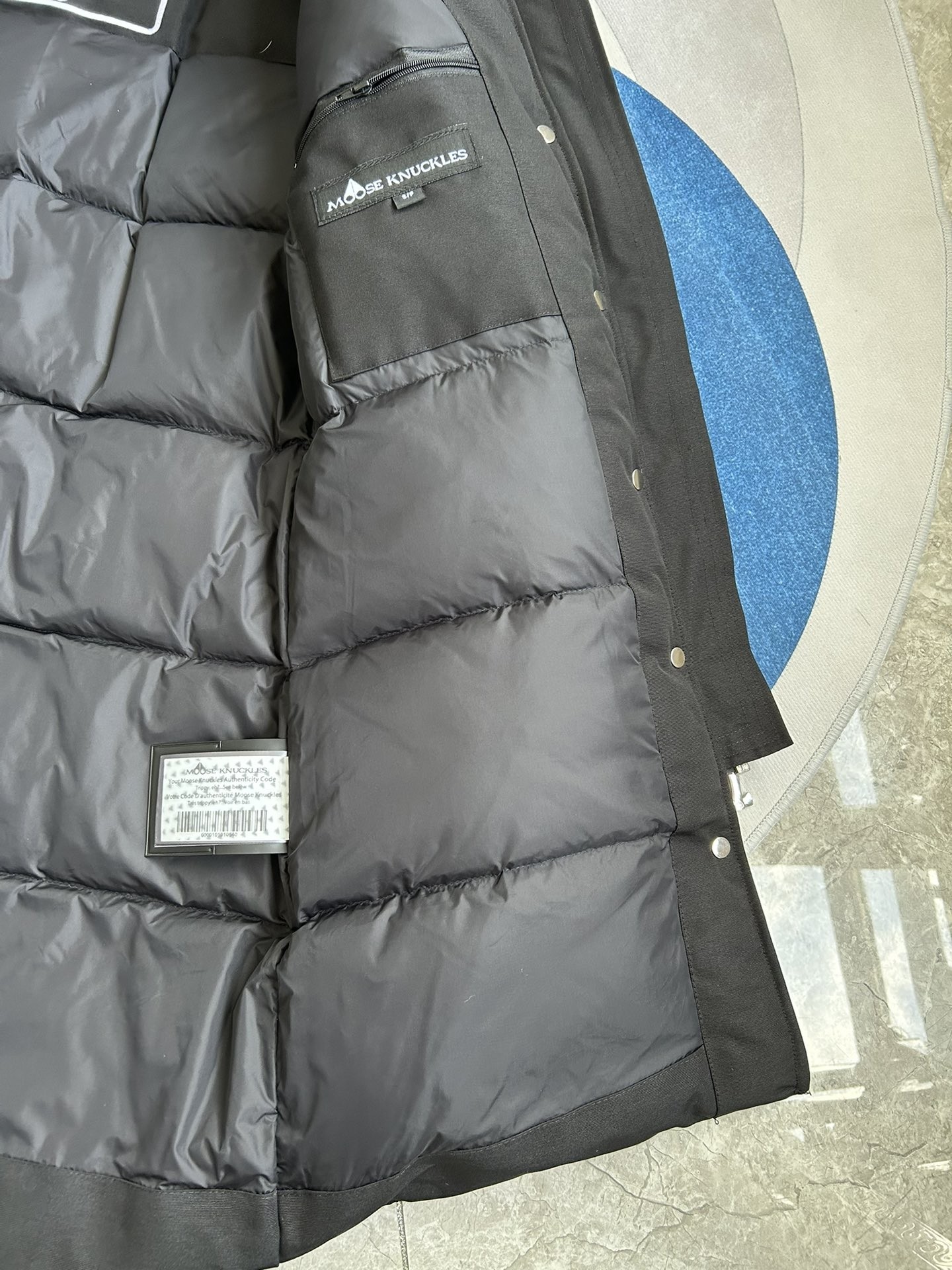 【MOOSE KNUCKLES 公式旗艦店】レディース ロングダウンジャケット ご好評に付き再入荷！