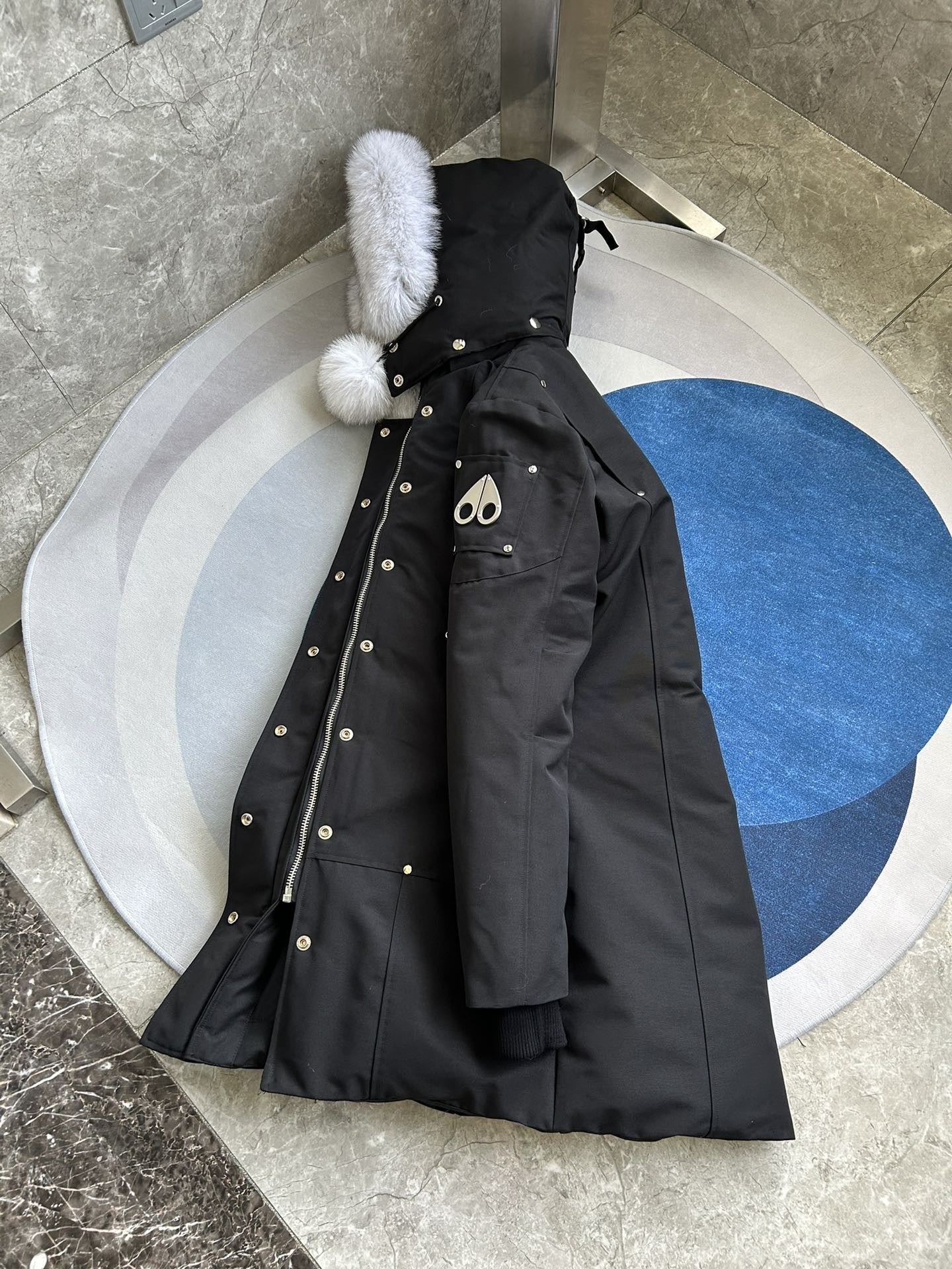 【MOOSE KNUCKLES 公式旗艦店】レディース ロングダウンジャケット ご好評に付き再入荷！