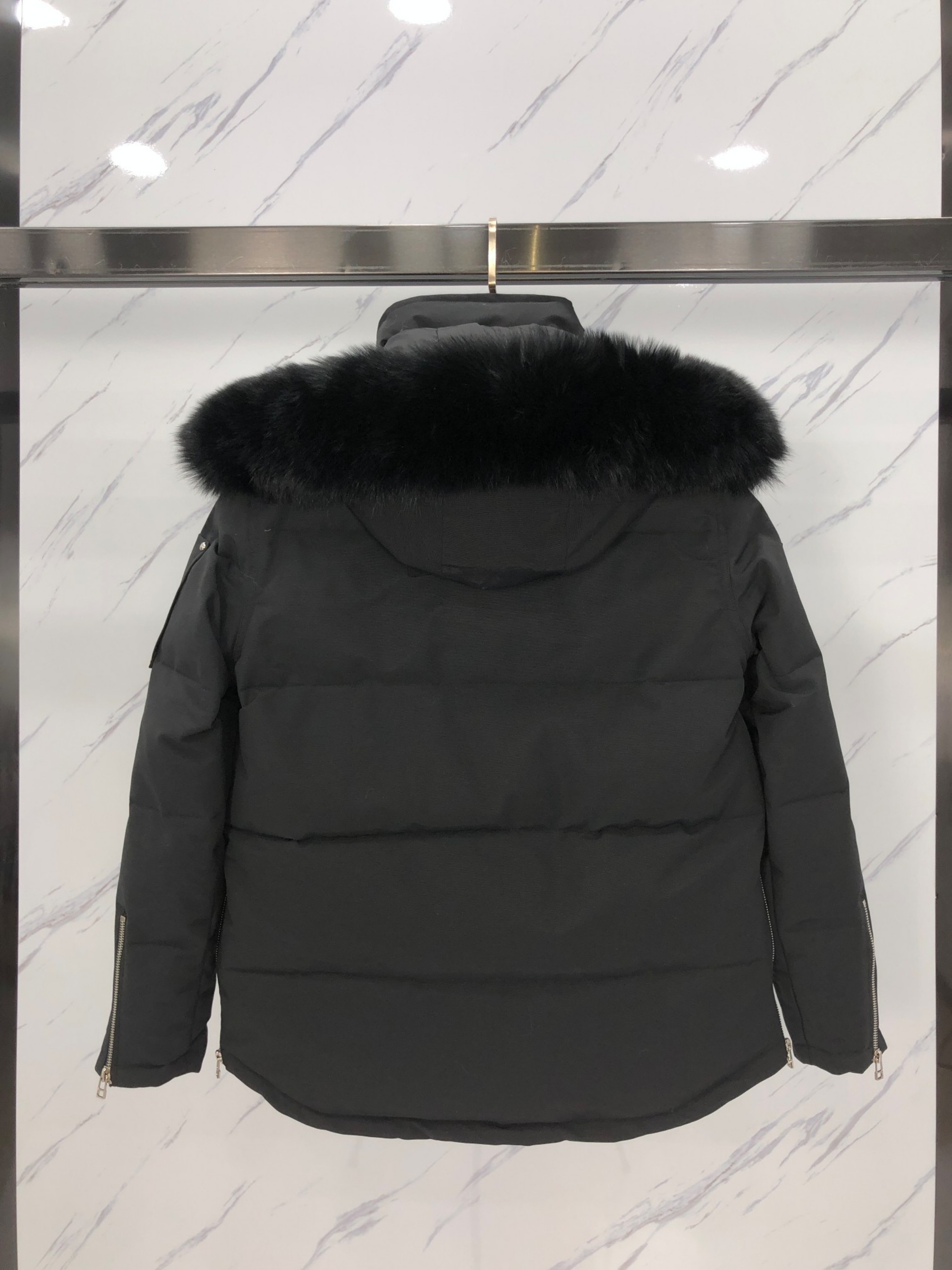 【MOOSE KNUCKLES 公式旗艦店】ダウンジャケット ご好評に付き再入荷！