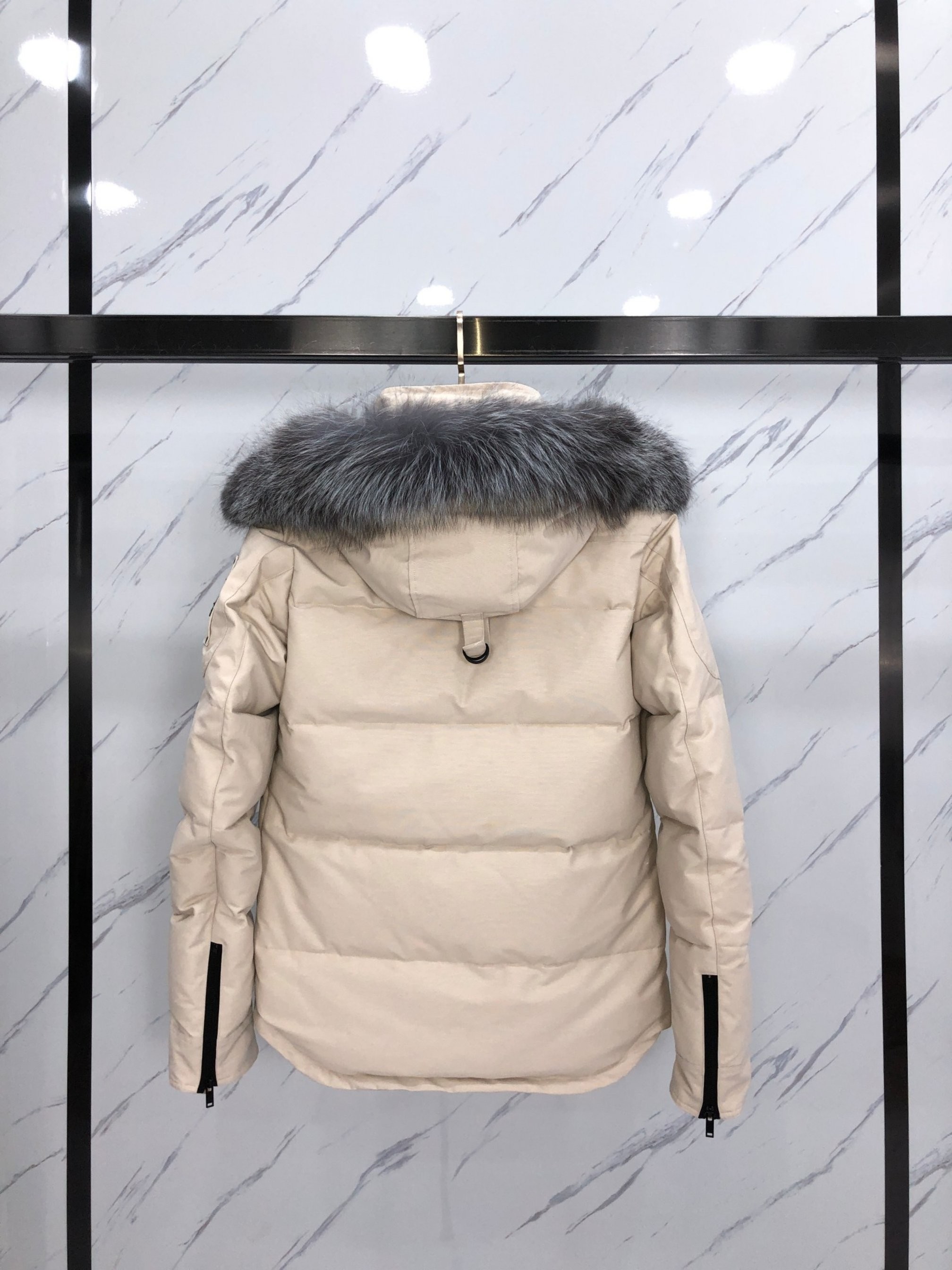 【MOOSE KNUCKLES 公式旗艦店】ダウンジャケット ご好評に付き再入荷！