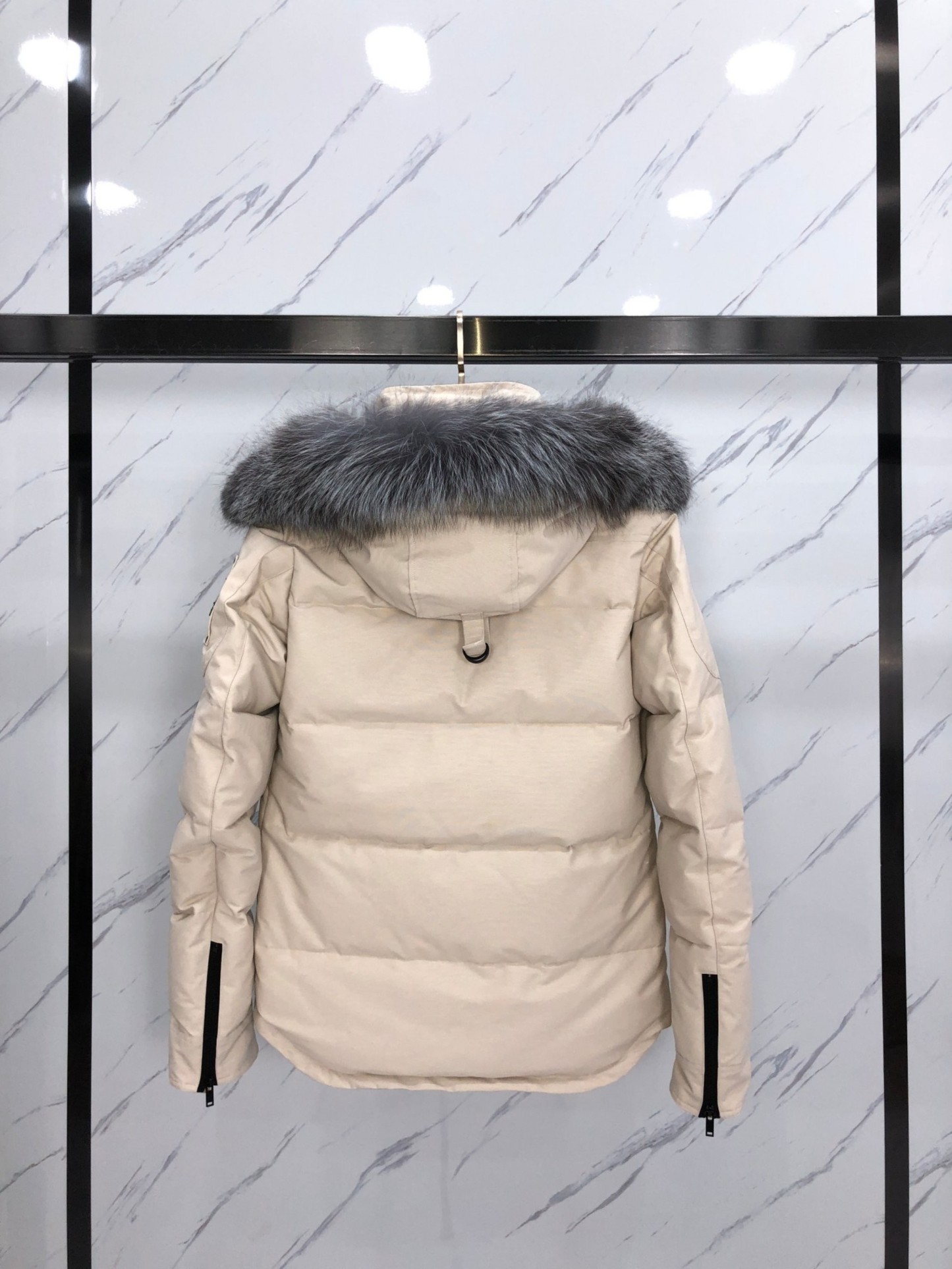 【MOOSE KNUCKLES 公式旗艦店】ダウンジャケット ご好評に付き再入荷！