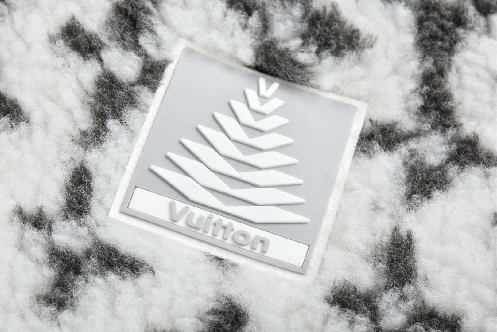 【CELINE公式旗艦店】セリーヌ ダウンベスト ご好評に付き再入荷！