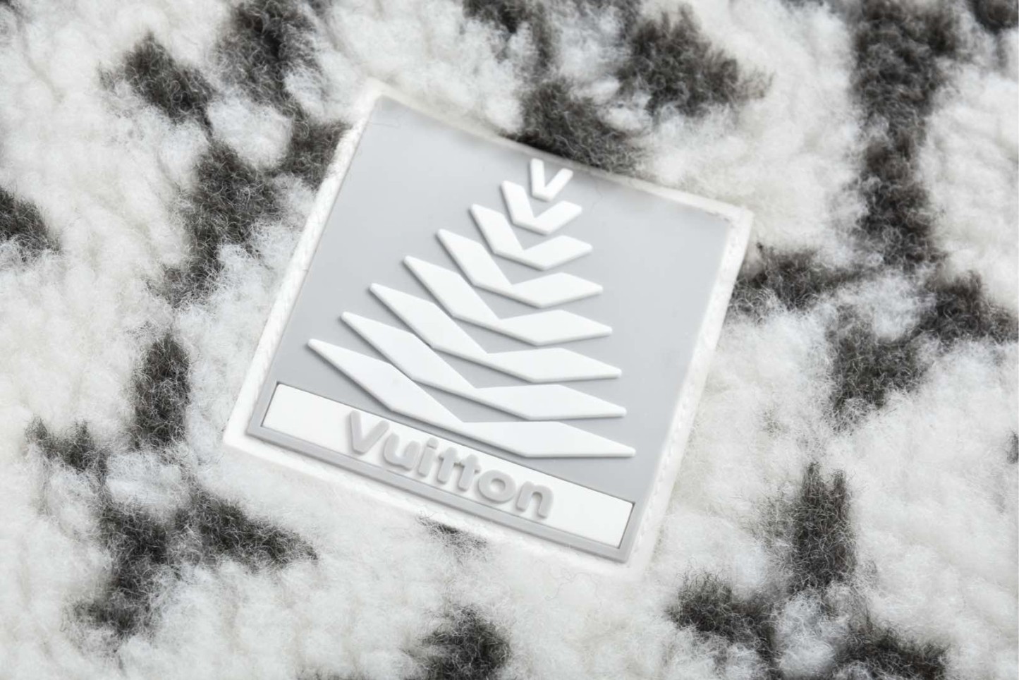 【CELINE公式旗艦店】セリーヌ ダウンベスト ご好評に付き再入荷！