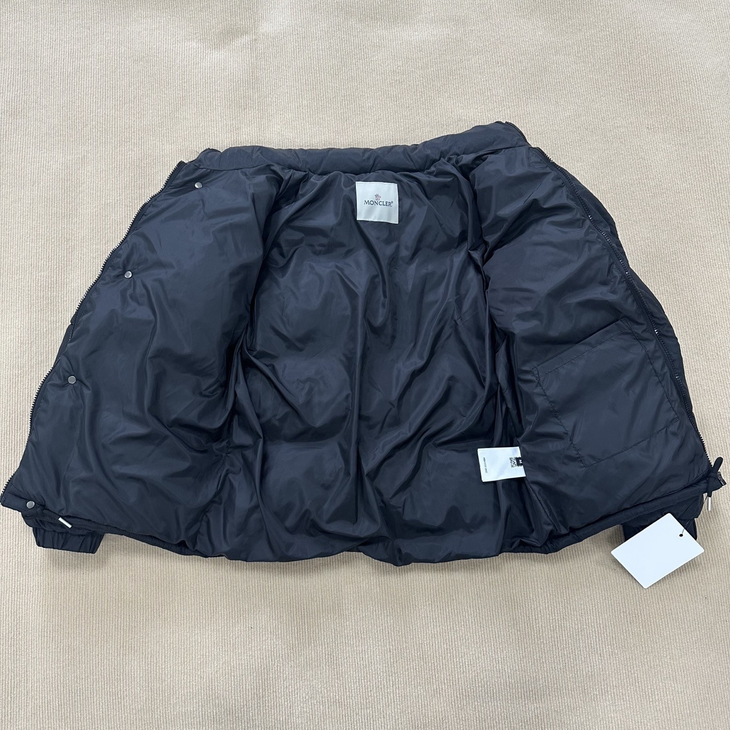 【Moncler公式旗艦店】新作数量限定販売 モンクレール ダウンジャケット