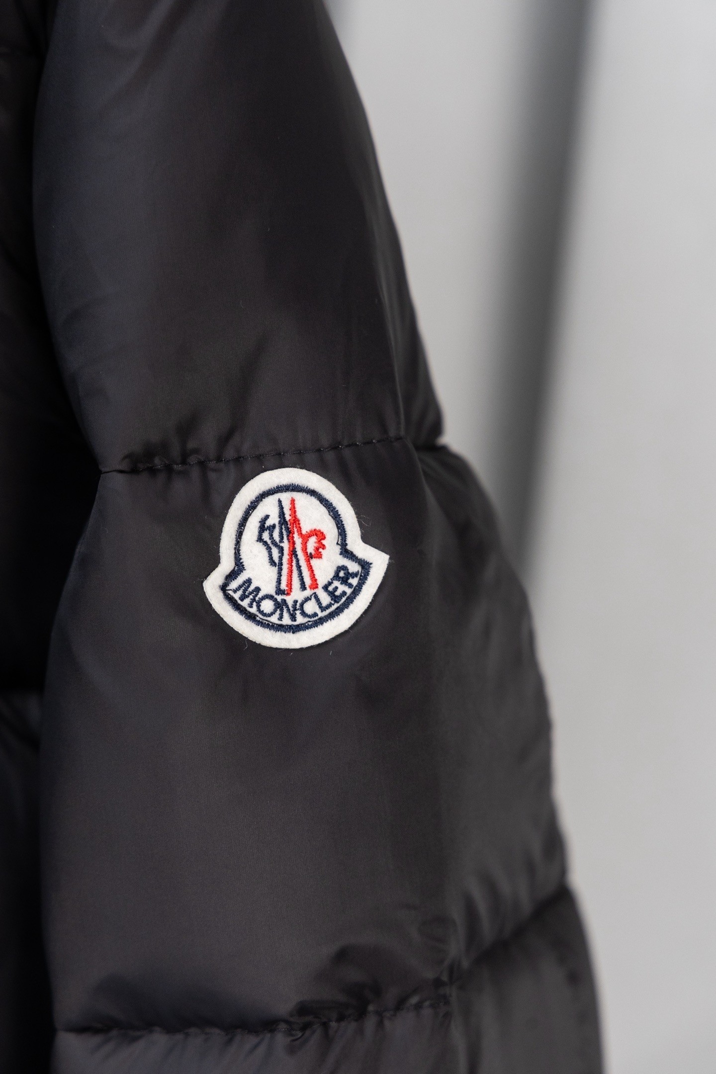 【MONCLER公式 旗艦店】モンクレール ダウンジャケット、ご好評に付き再入荷！