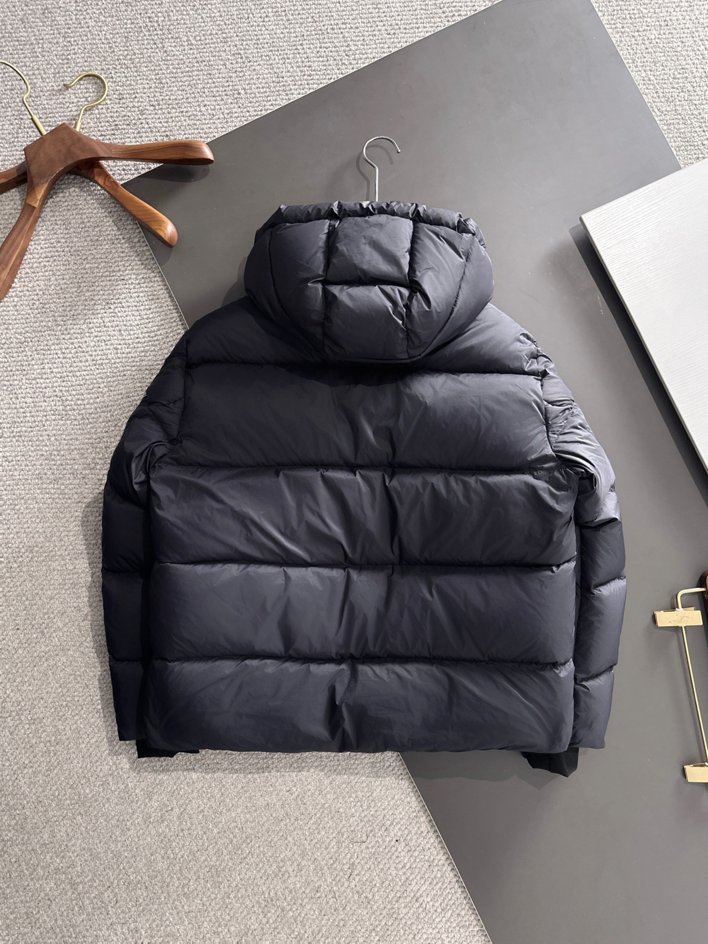 【MONCLER公式 旗艦店】モンクレール ダウンジャケット、ご好評に付き再入荷！