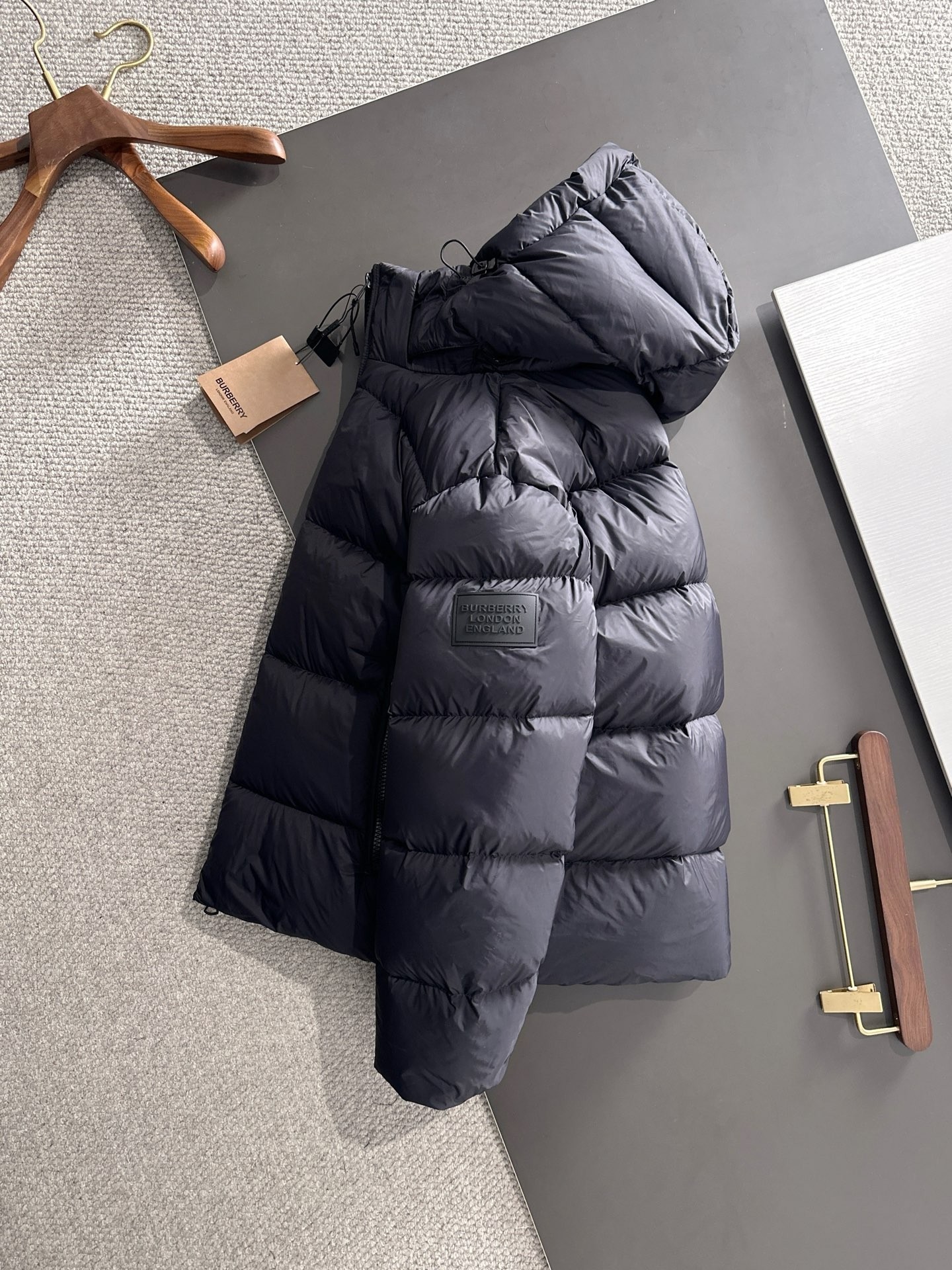 【MONCLER公式 旗艦店】モンクレール ダウンジャケット、ご好評に付き再入荷！