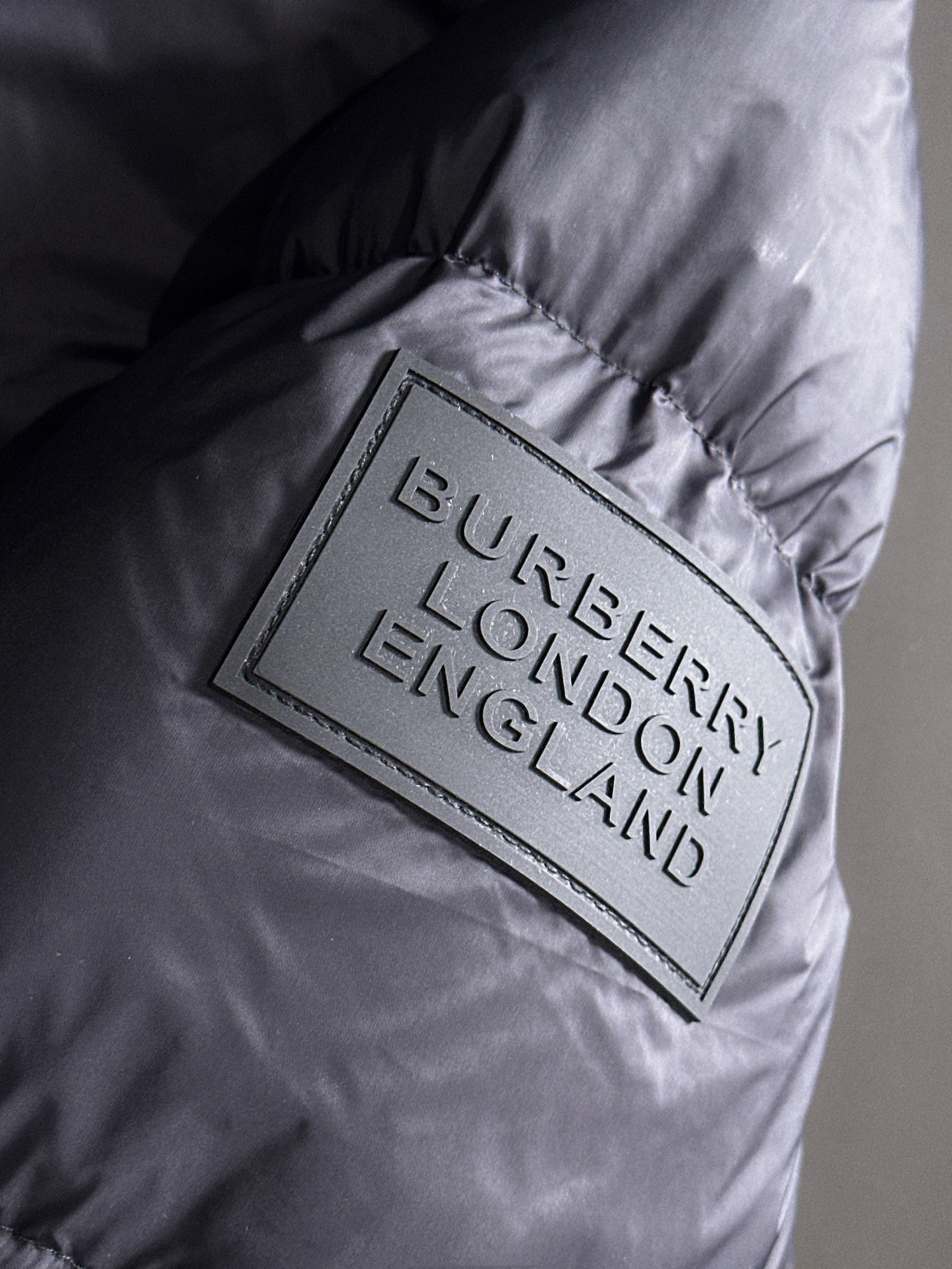 【MONCLER公式 旗艦店】モンクレール ダウンジャケット、ご好評に付き再入荷！