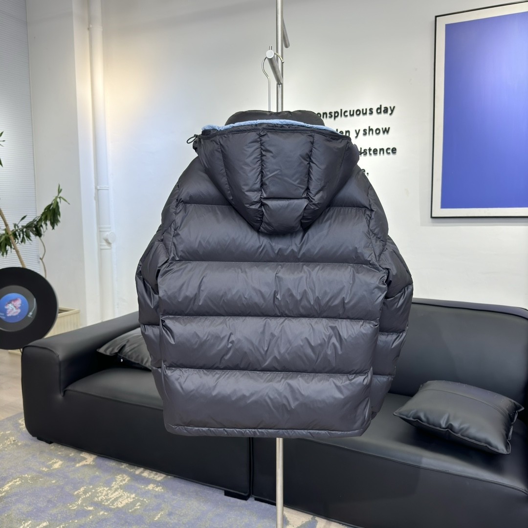 【MONCLER公式 旗艦店】モンクレール ダウンジャケット、ご好評に付き再入荷！