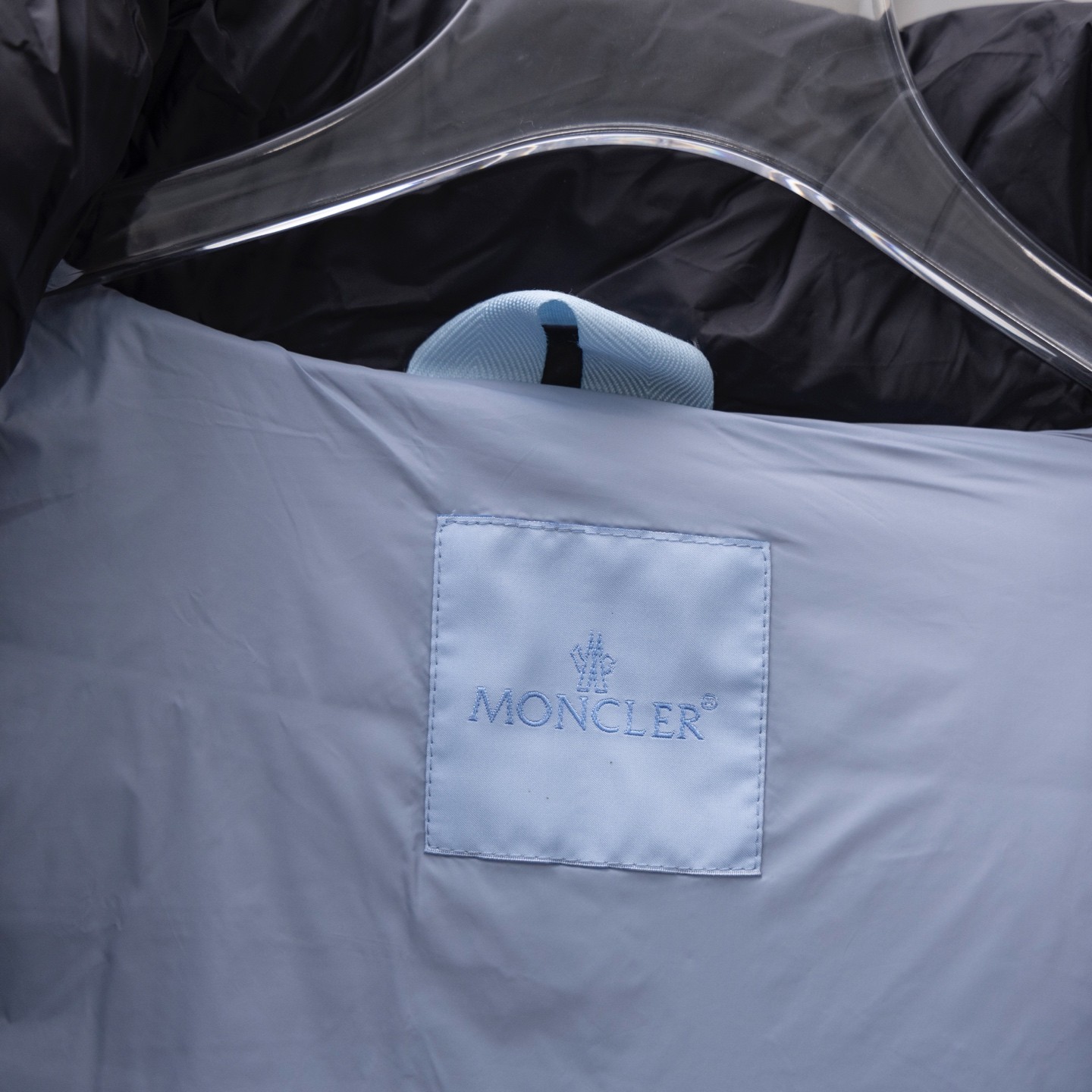 【MONCLER公式 旗艦店】モンクレール ダウンジャケット、ご好評に付き再入荷！