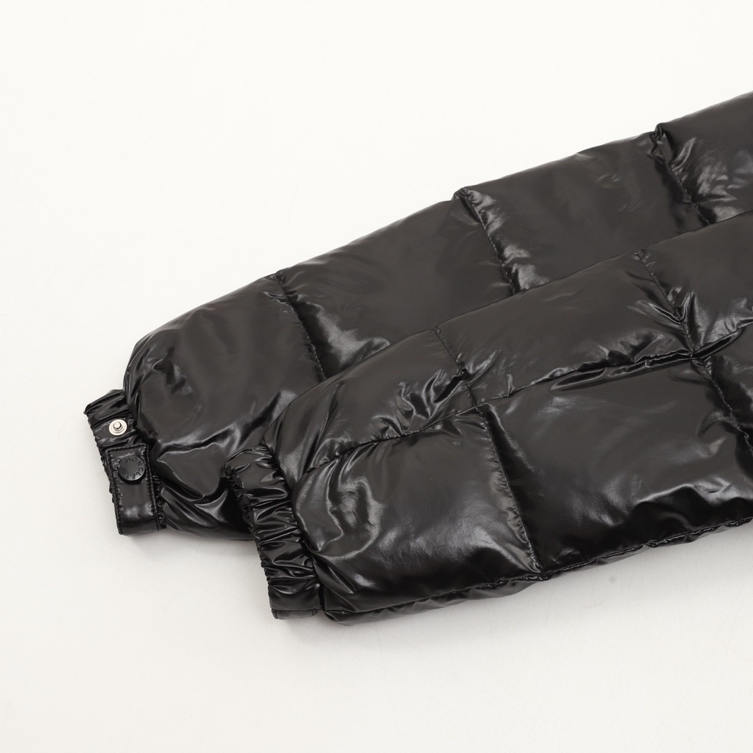 【MONCLER公式 旗艦店】モンクレール ダウンジャケット、ご好評に付き再入荷！