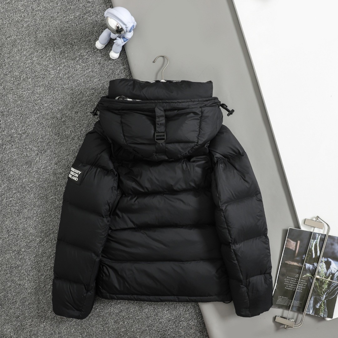【BUREERRY旗艦店】（バーバリー）着脱式ダウンジャケット、ご好評に付き再入荷！！