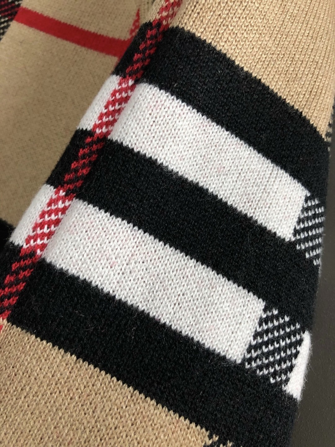 【BURBERRY旗艦店】バーバリー セーター ご好評に付き再入荷！