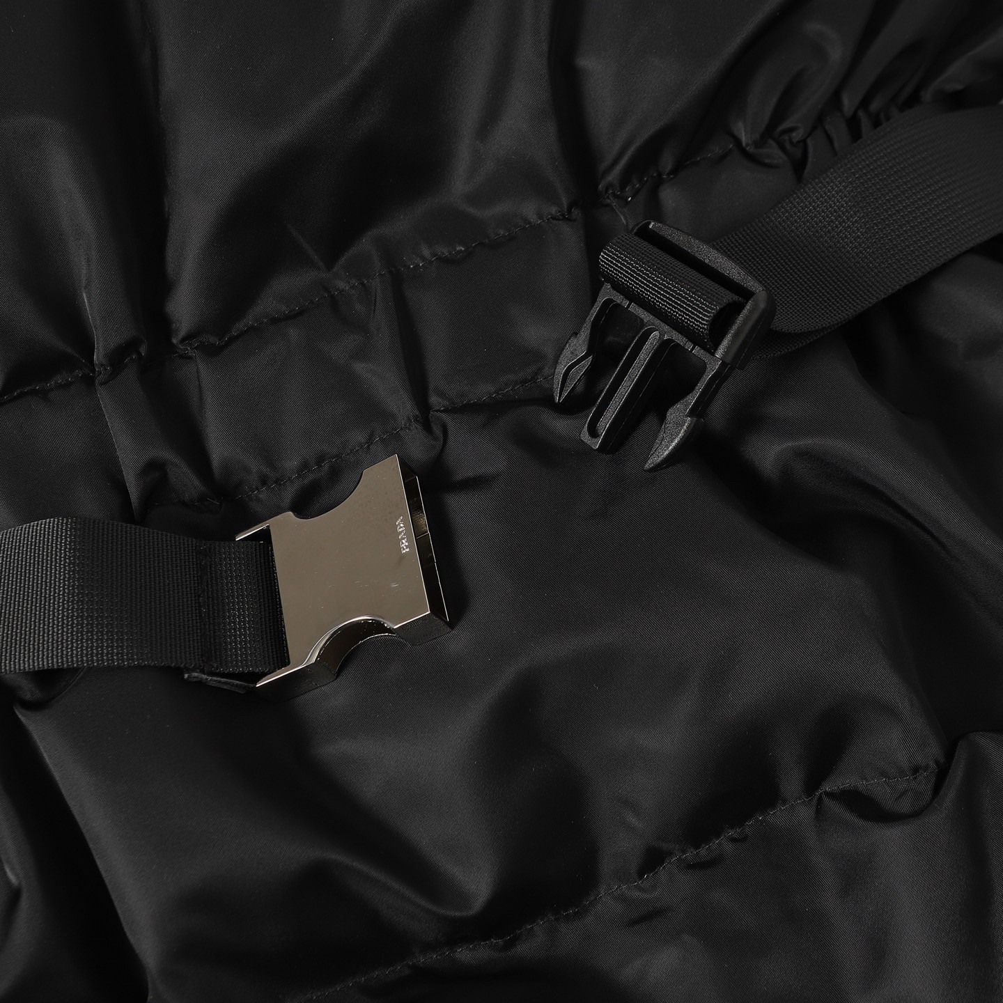 【PRADA旗艦店】ダウンジャケット、ご好評に付き再入荷！