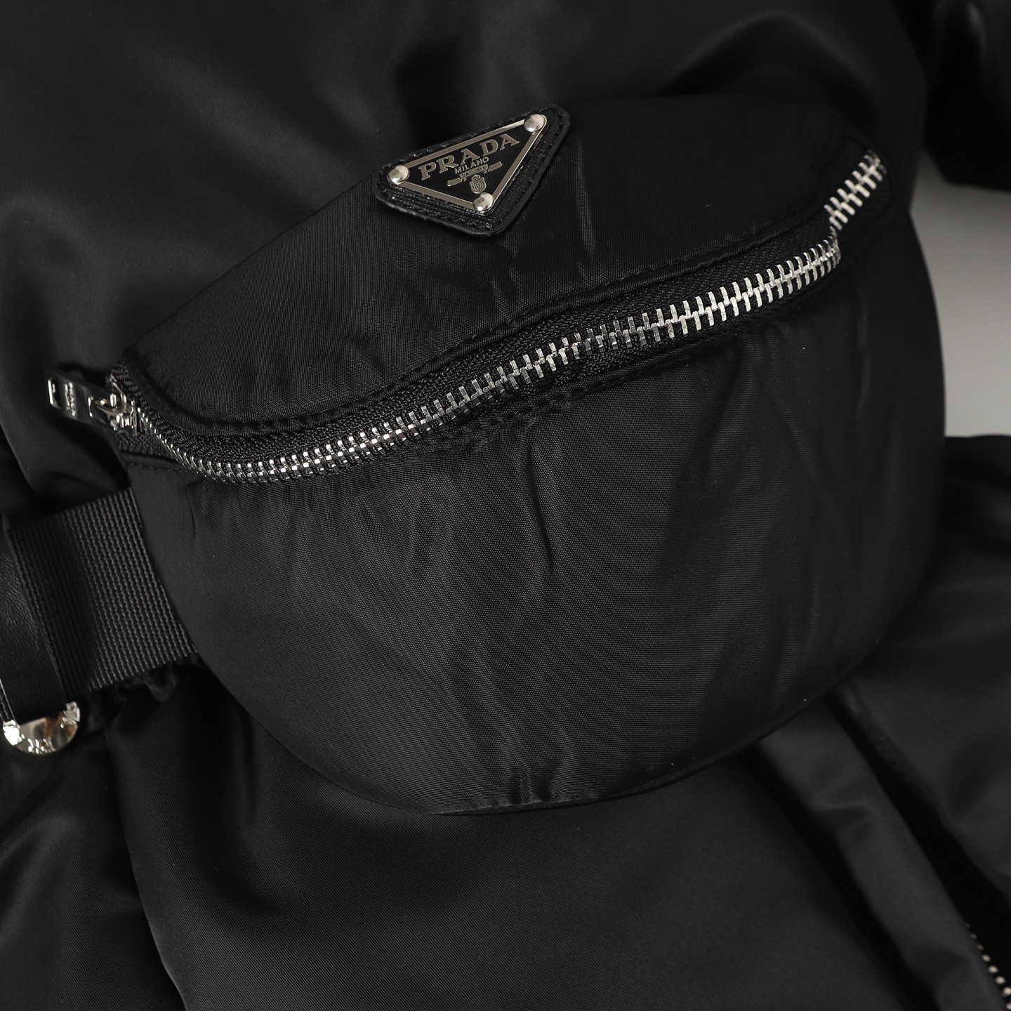 【PRADA旗艦店】ダウンジャケット、ご好評に付き再入荷！