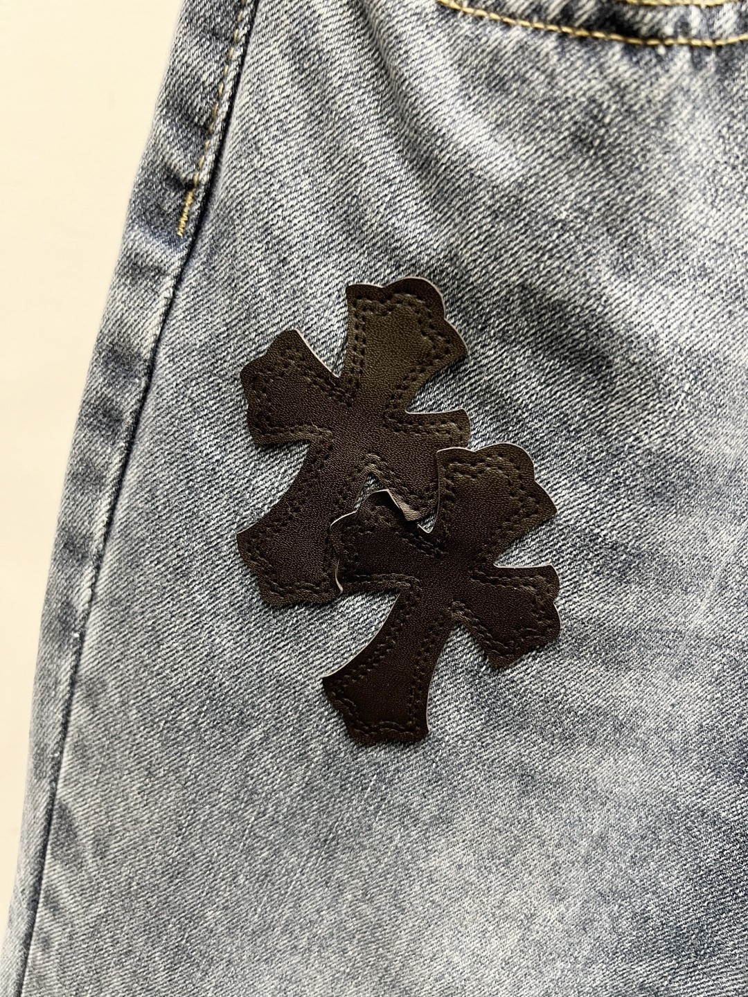 【CHROME HEARTS 公式旗艦店】クロムハーツ ジーパン、ご好評に付き再入荷！