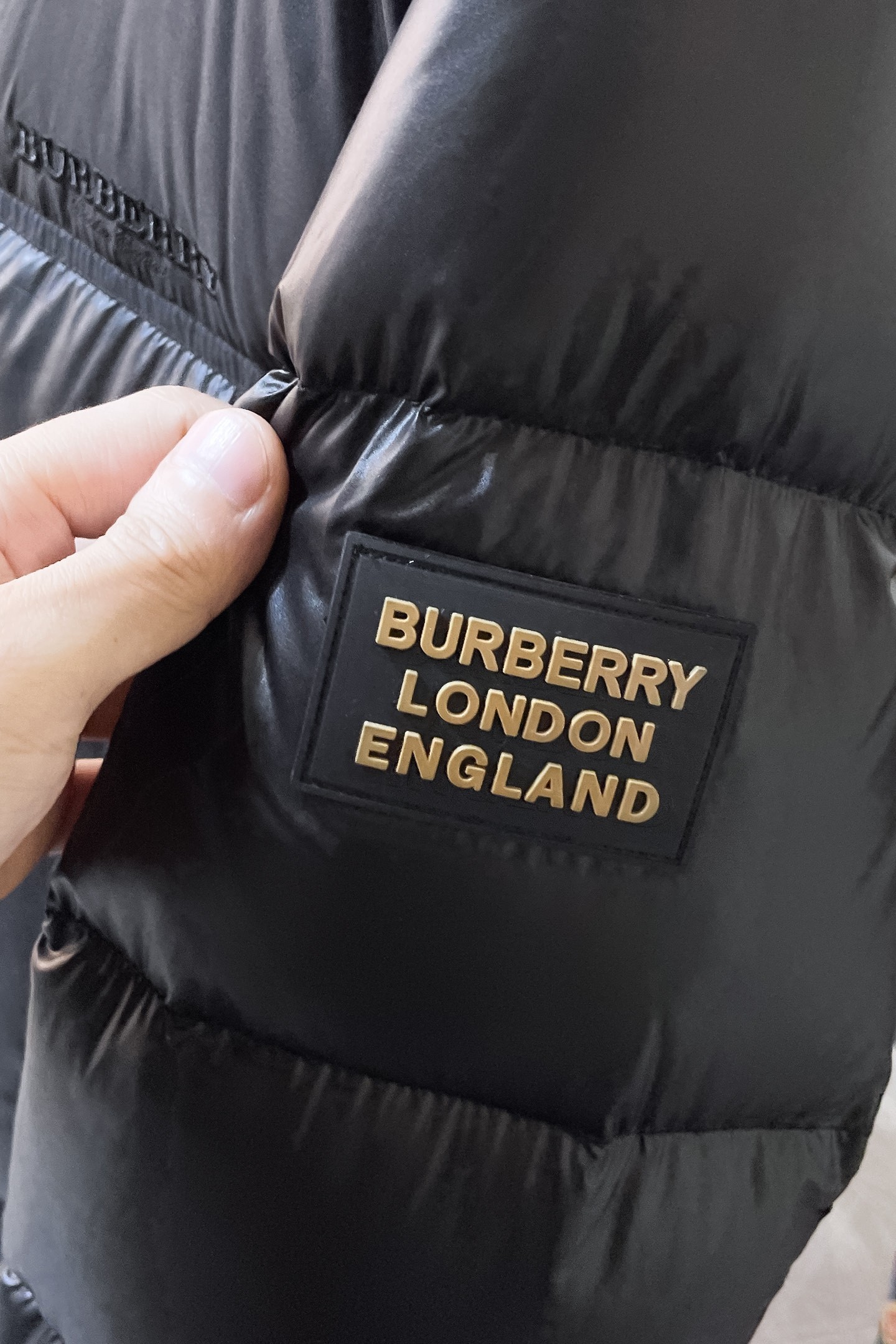 【BUREERRY旗艦店】（バーバリー）ダウンジャケット、ご好評に付き再入荷！！