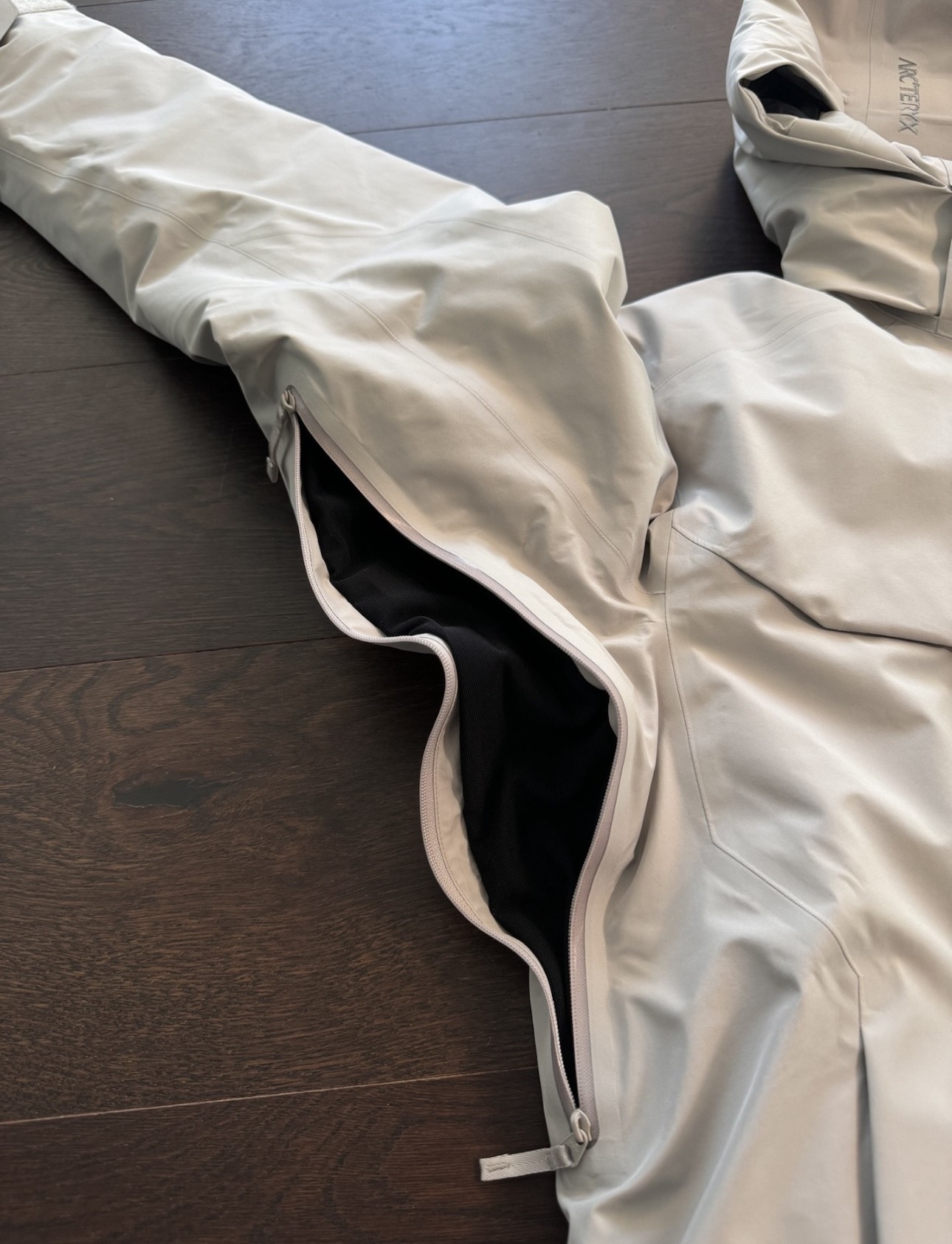 【ARC'TERYX旗艦店】ダウンジャケット 男女兼用 ご好評に付き再入荷！