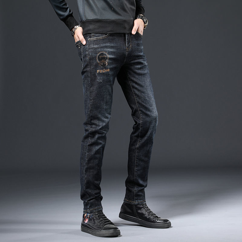 FENDI (フェンディ)公式旗艦店 刺繍ロゴ 、新作ジーンズ