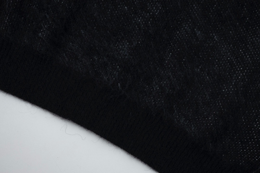 【YSL SAINT LAURENT 公式旗艦店】サンローラン セーター好評に付き再入荷！ 241116