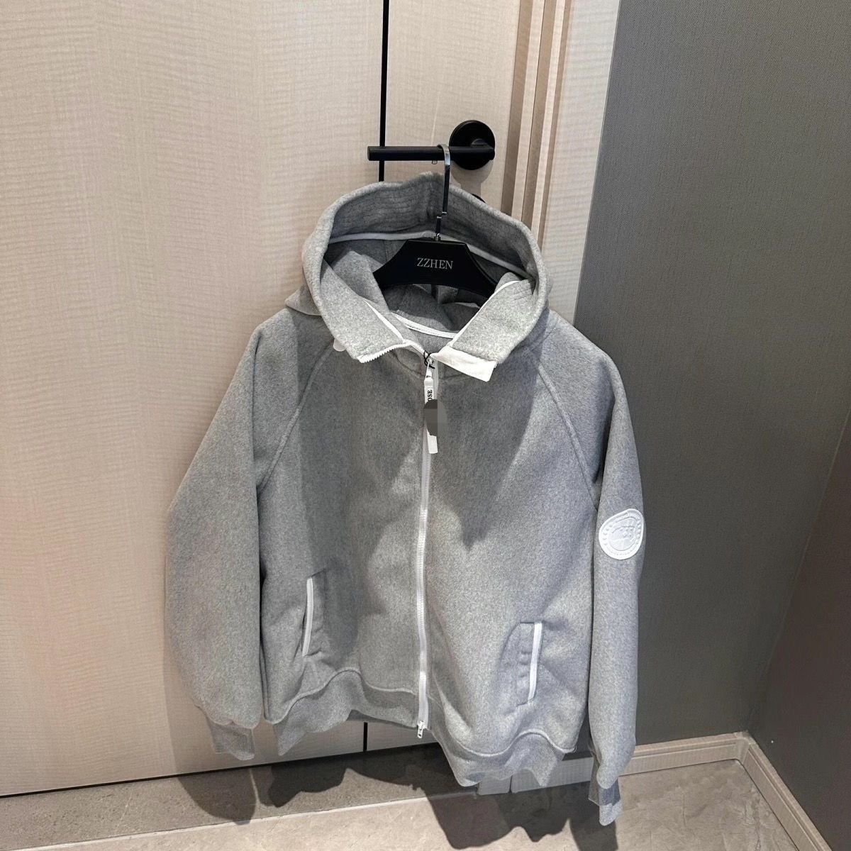 【MONCLER 公式旗艦店】モンクレール ラムウールのコートご好評に付き再入荷！