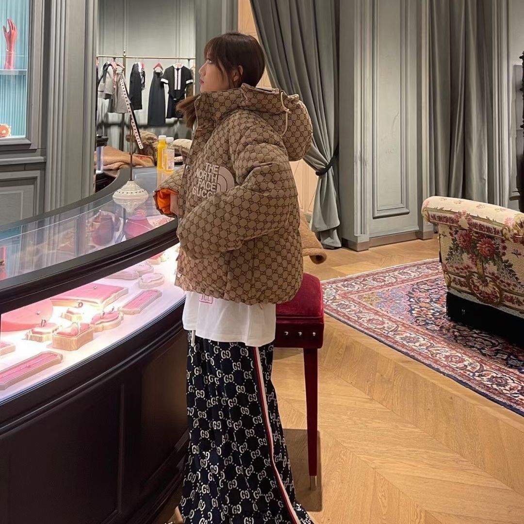 【GUCCI x THE NORTH FACE 公式 旗艦店】ダウンジャケット