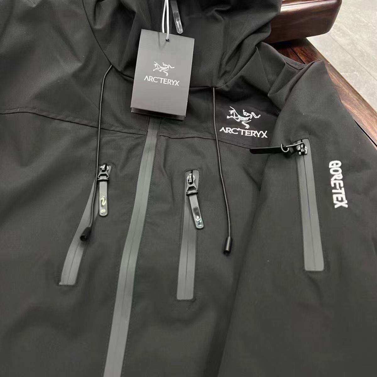 【ARC'TERYX旗艦店】トレッキングジャケット ご好評に付き再入荷！