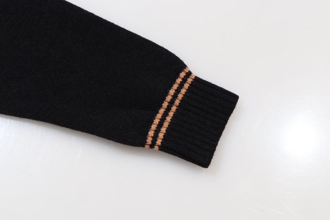 【PRADA 公式旗艦店】プラダ セーター好評に付き再入荷！ 241031