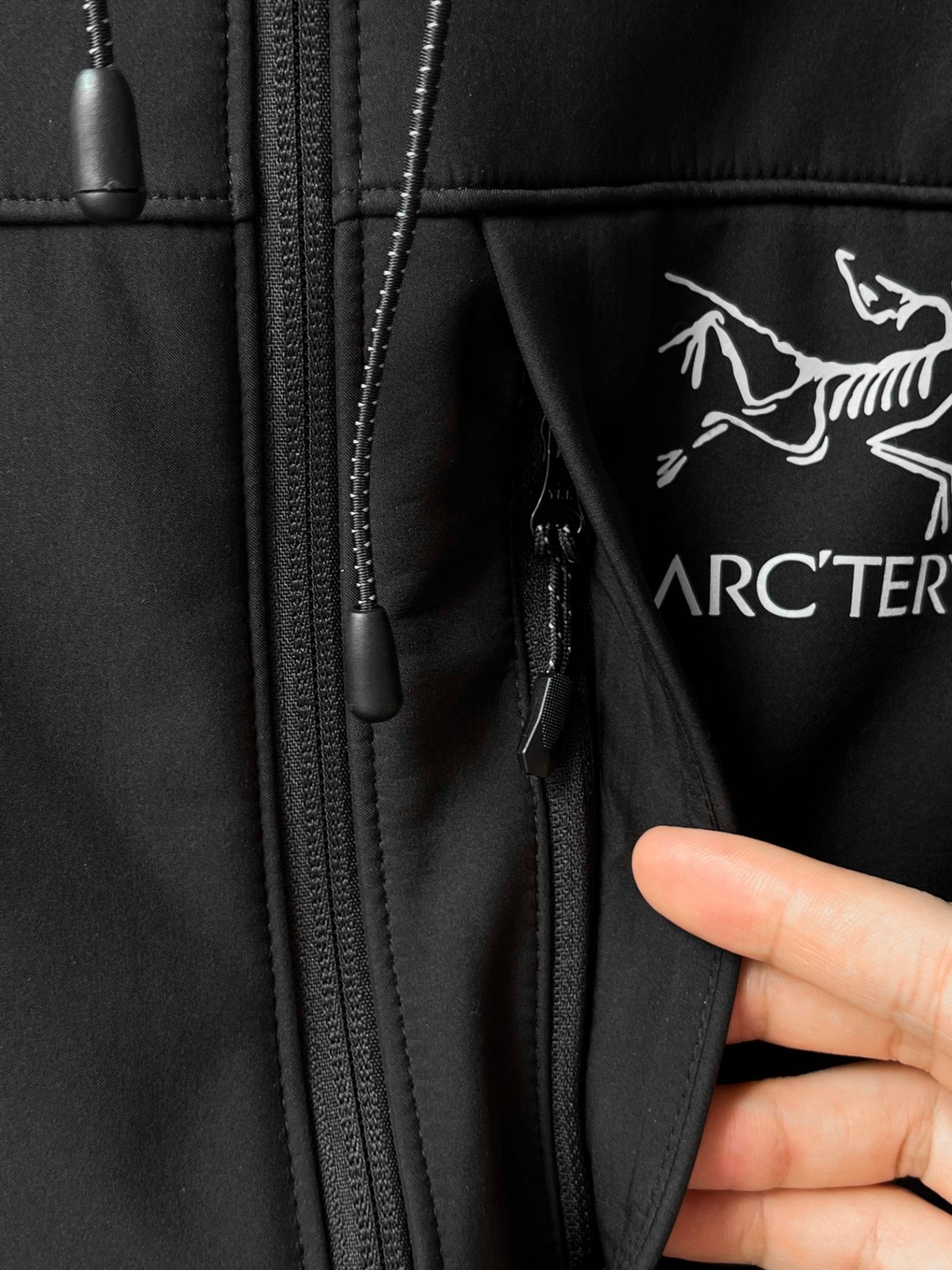 【ARC'TERYX旗艦店】保温ジャケット 男女兼用 ご好評に付き再入荷！