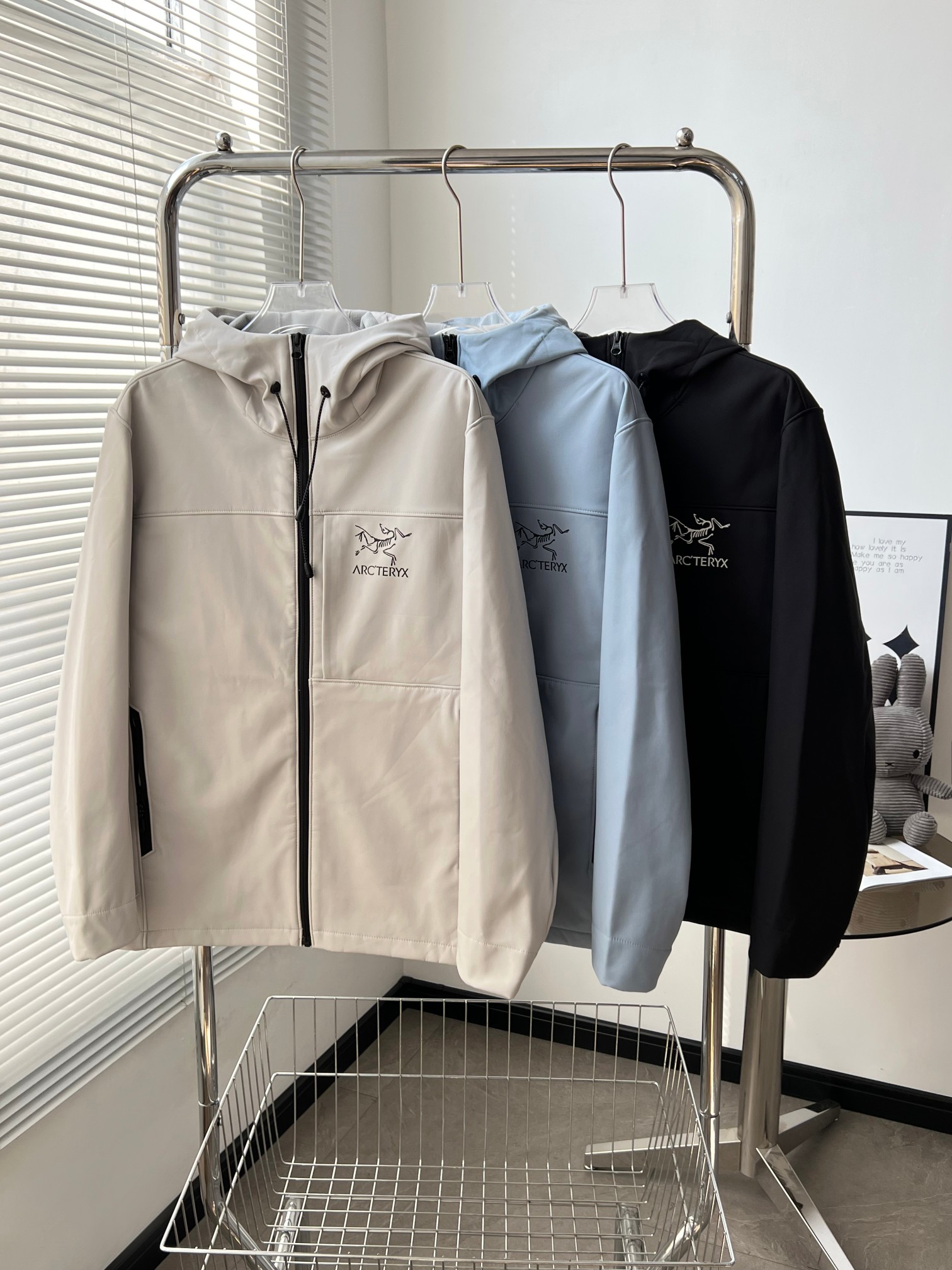 【ARC'TERYX旗艦店】保温ジャケット 男女兼用 ご好評に付き再入荷！