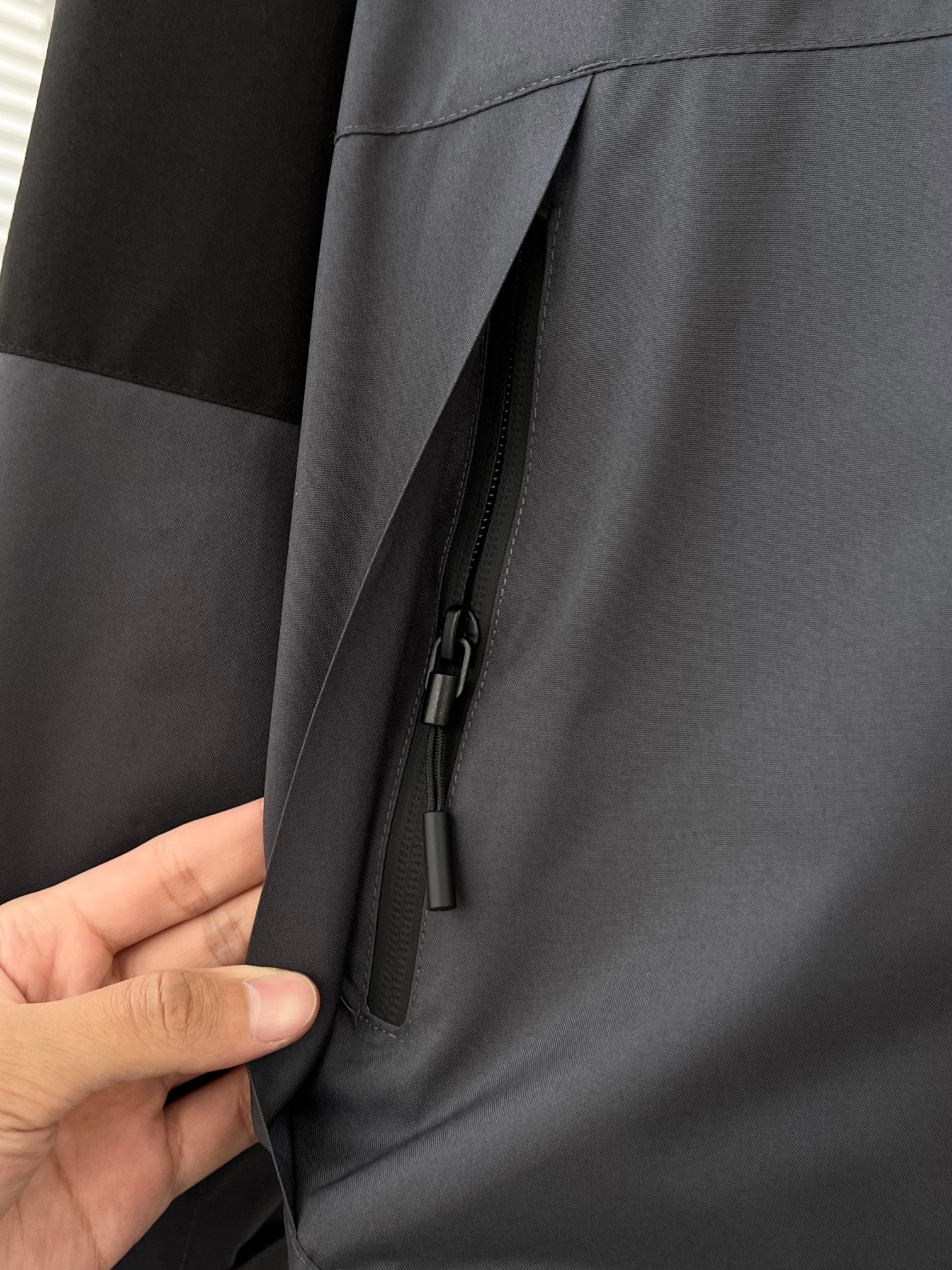 【ARC'TERYX旗艦店】保温ジャケット 男女兼用 ご好評に付き再入荷！