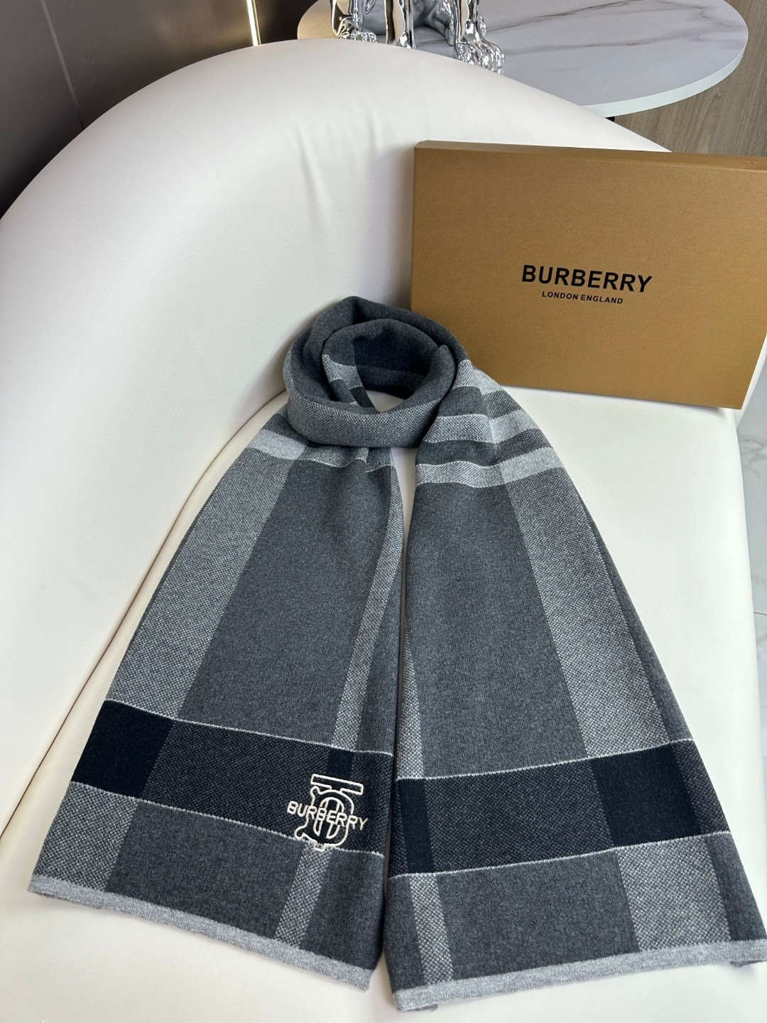 【BURBERRY公式旗艦店】バーバリー スカーフ 限定発売 送料無料