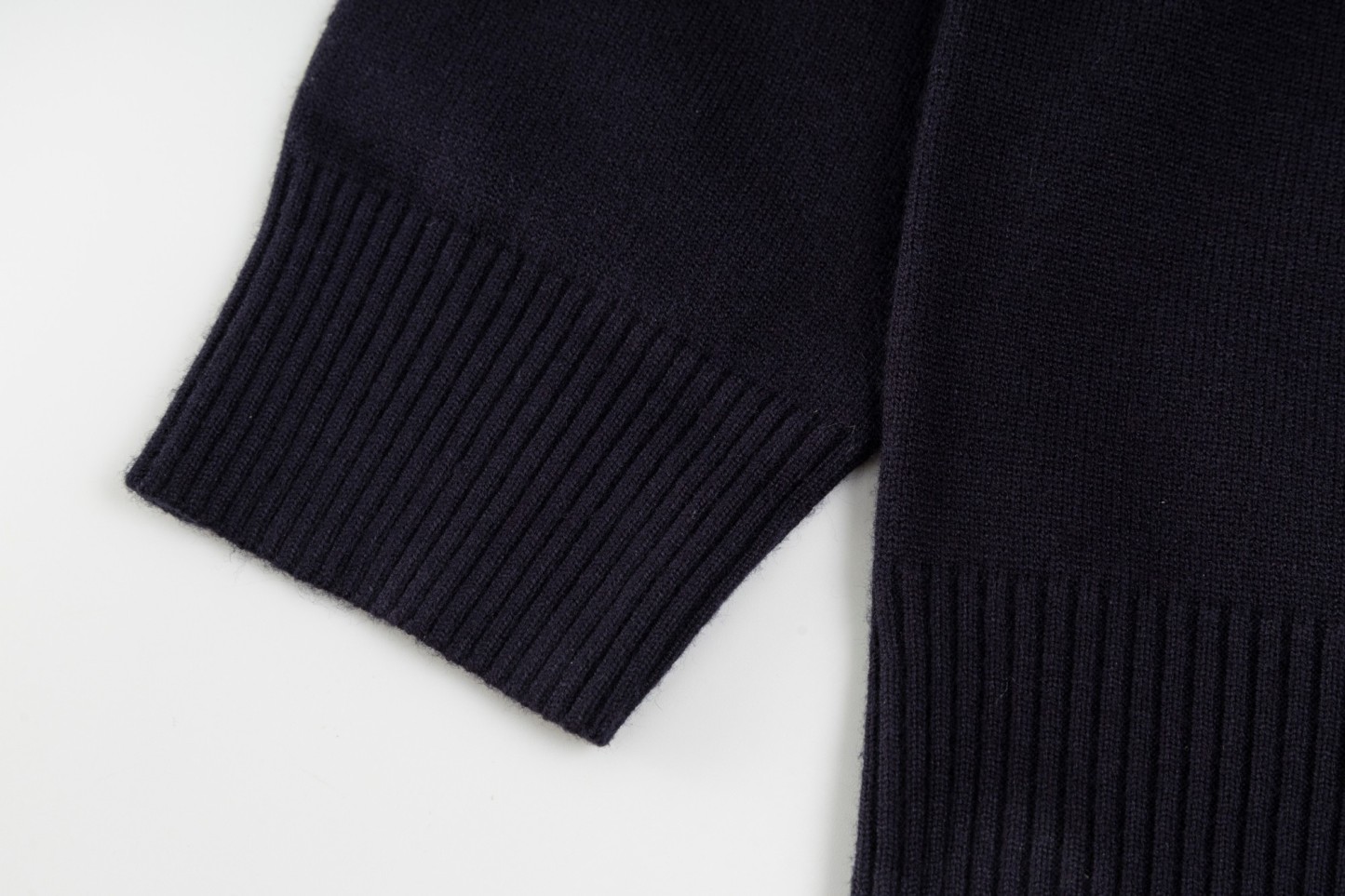 【LOUIS VUITTON旗艦店】ルイヴィトン セーター ご好評に付き再入荷！