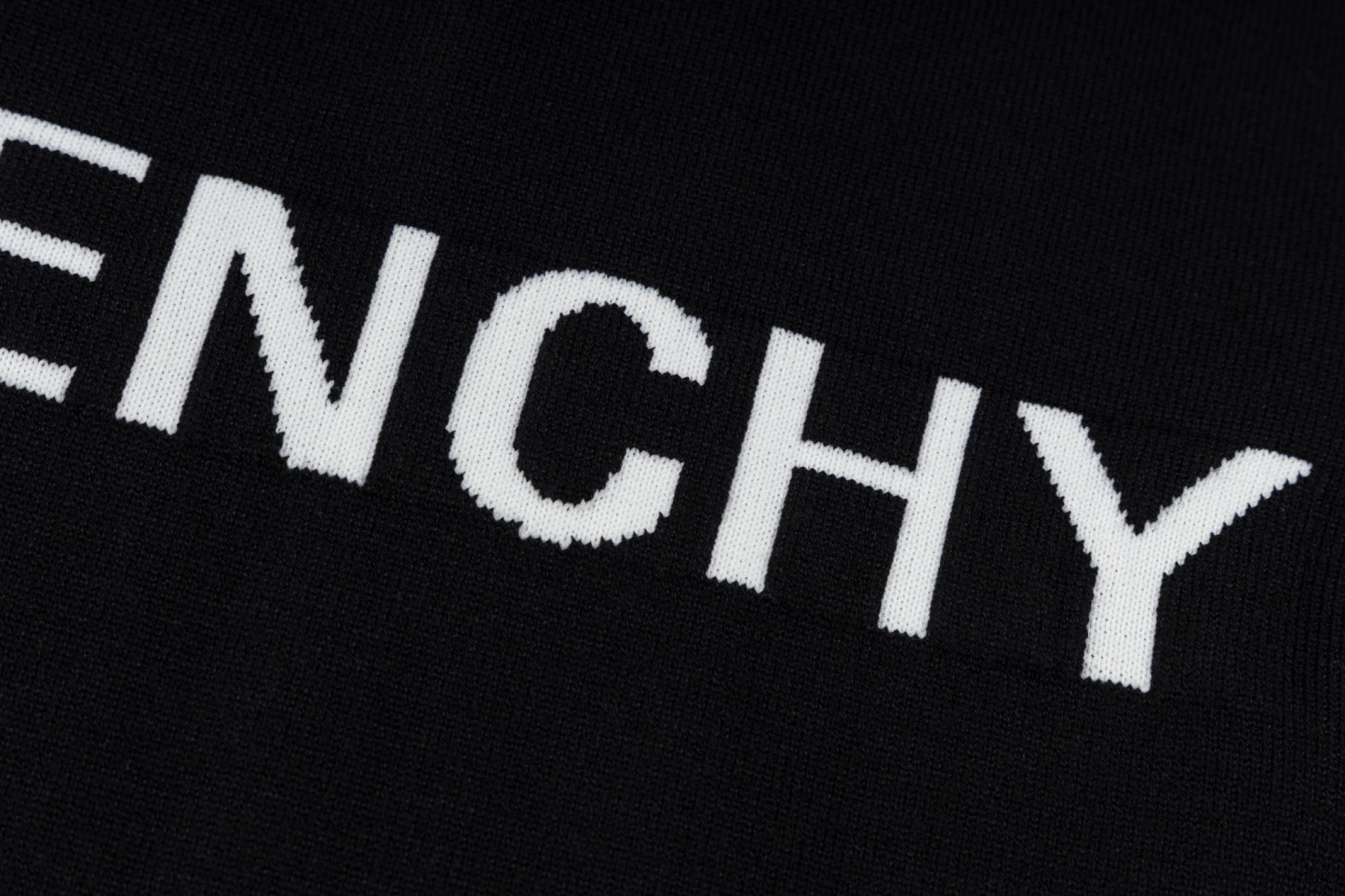 【GIVENCHY旗艦店】ジバンシー セーター ご好評に付き再入荷！