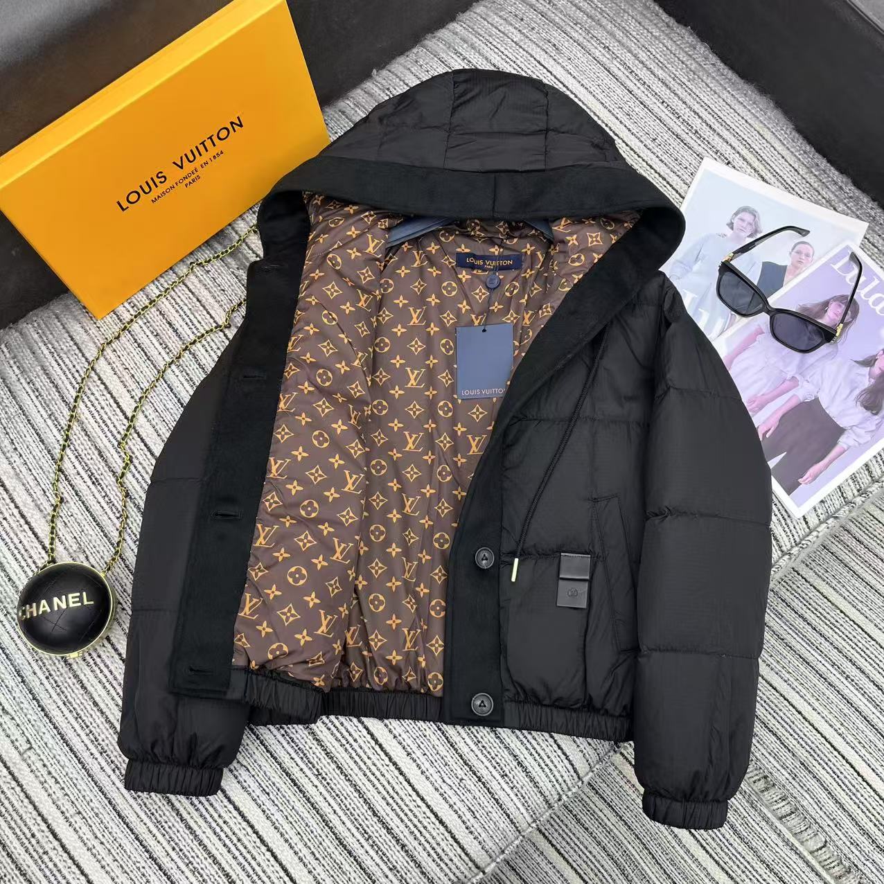 【LOUIS VUITTON旗艦店】ルイヴィトン ダウンジャケット ご好評に付き再入荷！