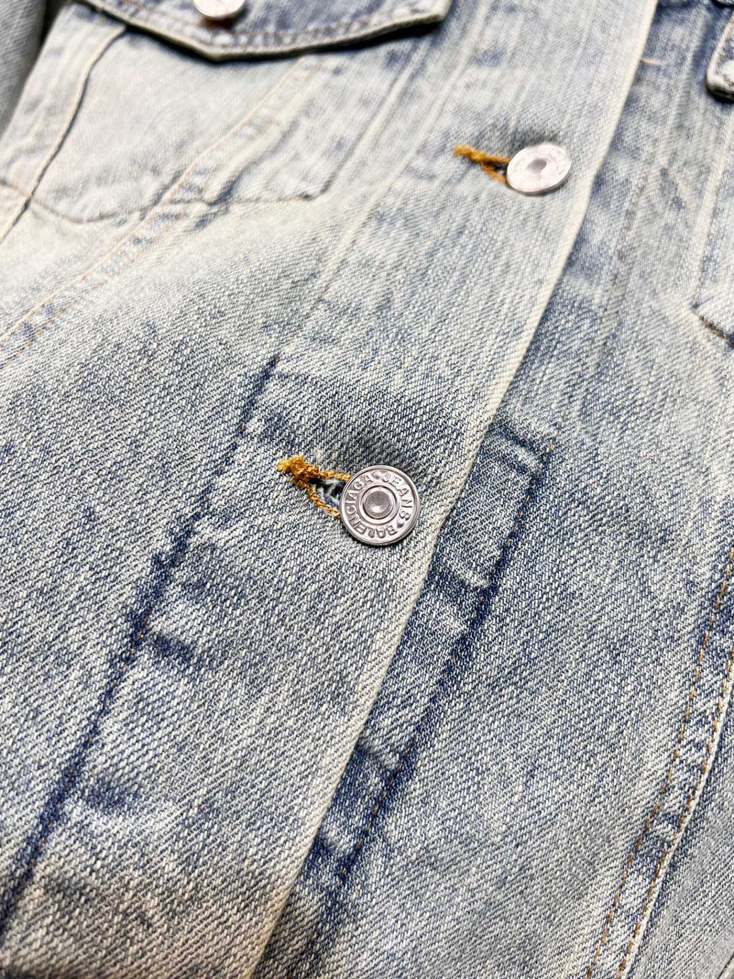 【BALENCIAGA】バレンシアガ デニムジャケット ご好評に付き再入荷！