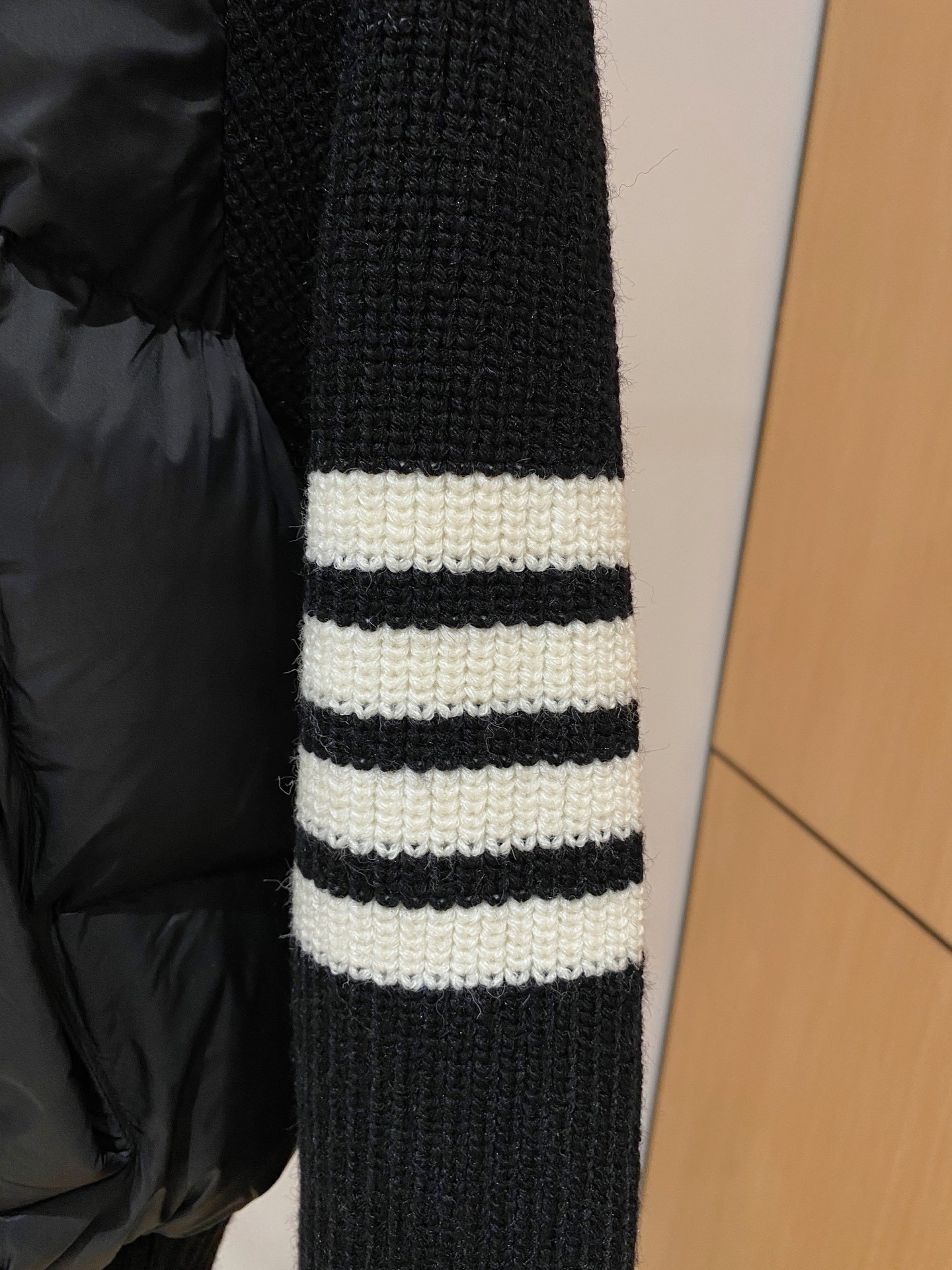 【MONCLER 公式旗艦店】モンクレール ダウンジャケット ご好評に付き再入荷！