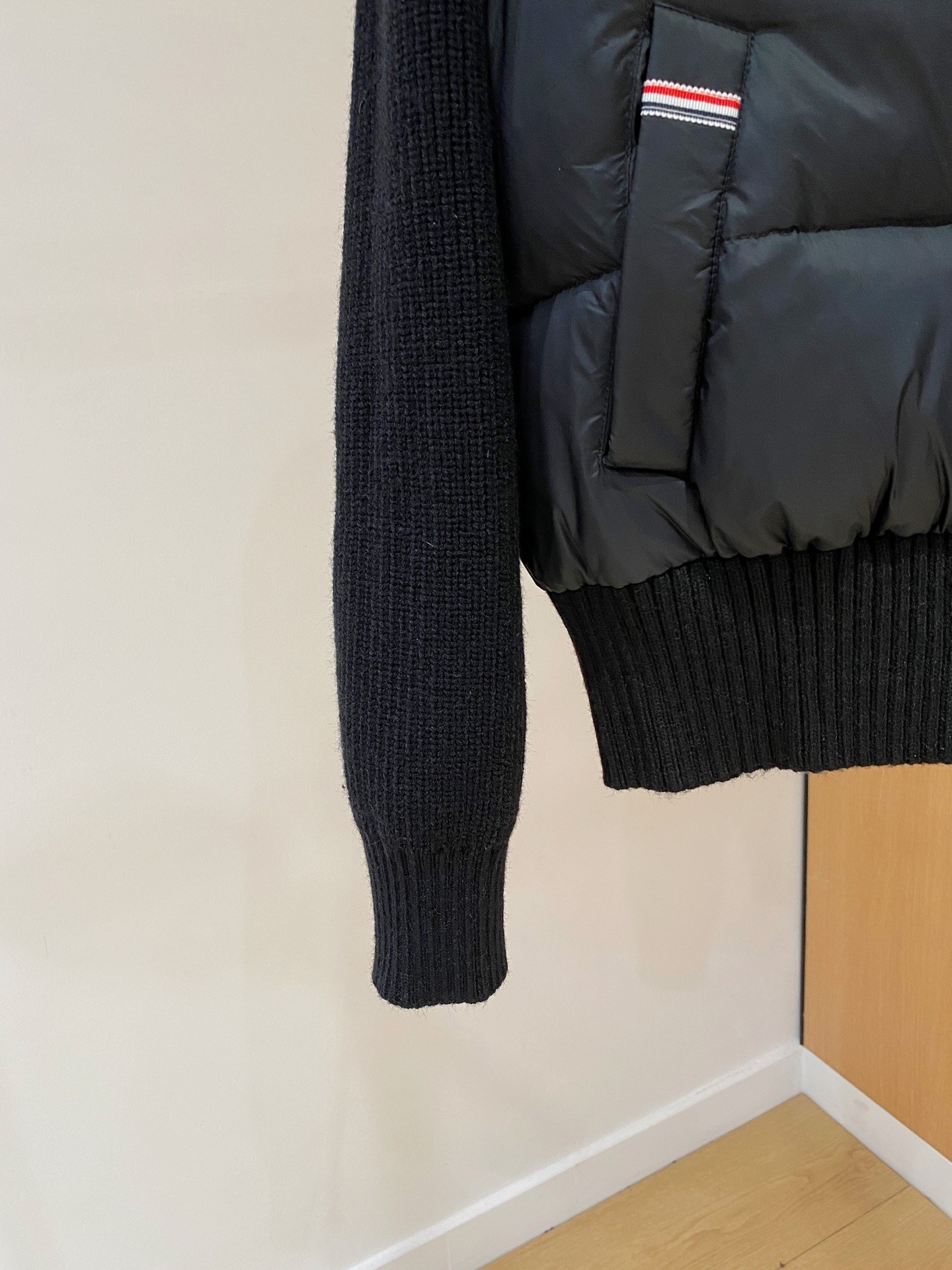 【MONCLER 公式旗艦店】モンクレール ダウンジャケット ご好評に付き再入荷！