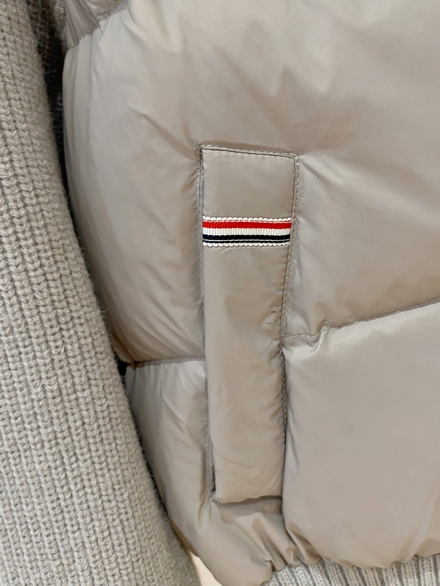 【MONCLER 公式旗艦店】モンクレール ダウンジャケット ご好評に付き再入荷！