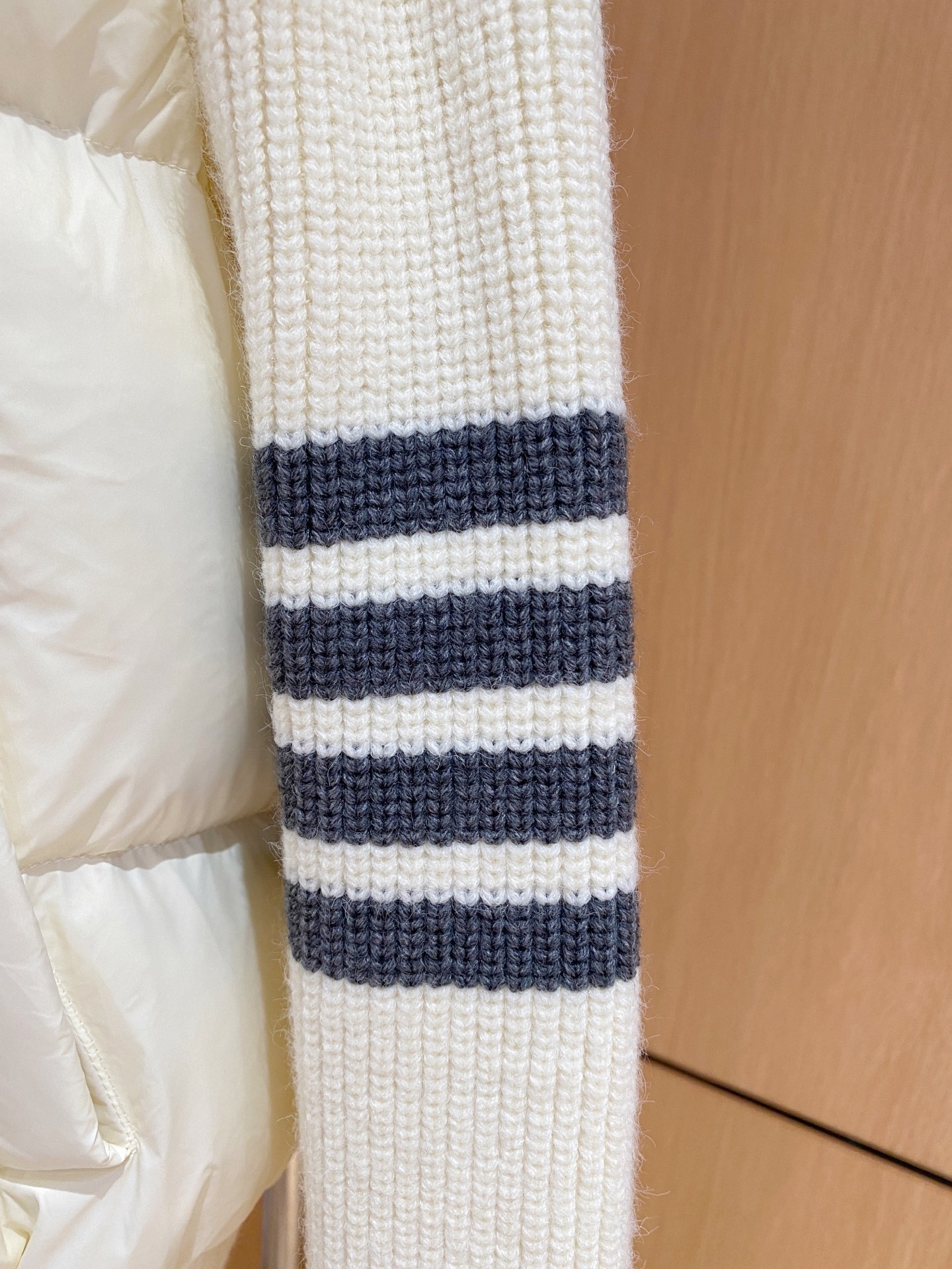 【MONCLER 公式旗艦店】モンクレール ダウンジャケット ご好評に付き再入荷！