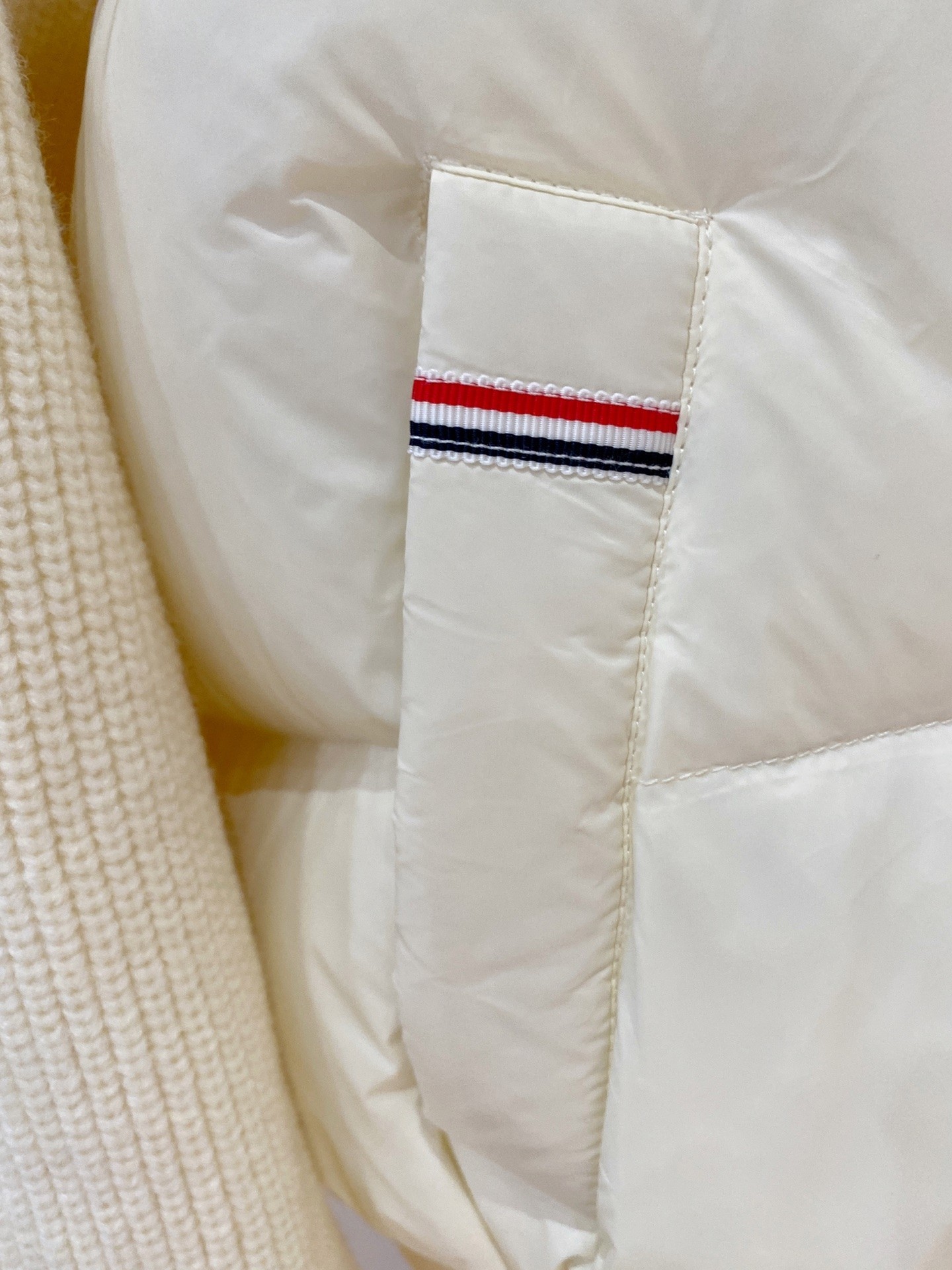 【MONCLER 公式旗艦店】モンクレール ダウンジャケット ご好評に付き再入荷！