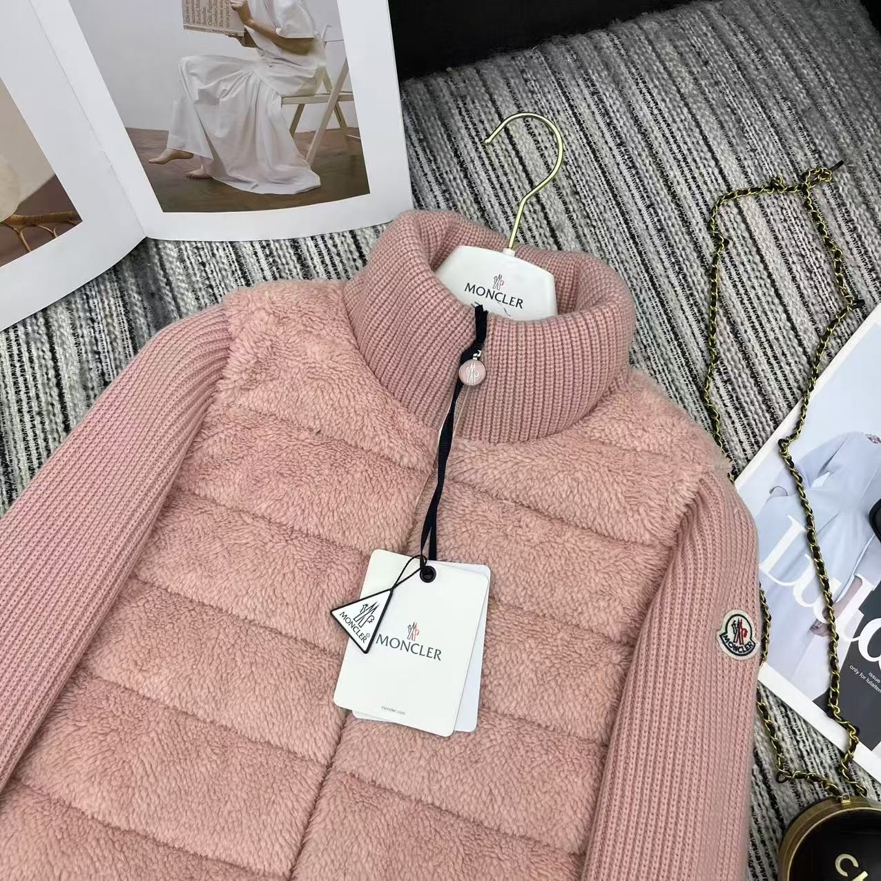 【MONCLER 公式旗艦店】モンクレール ダウンジャケット ご好評に付き再入荷！