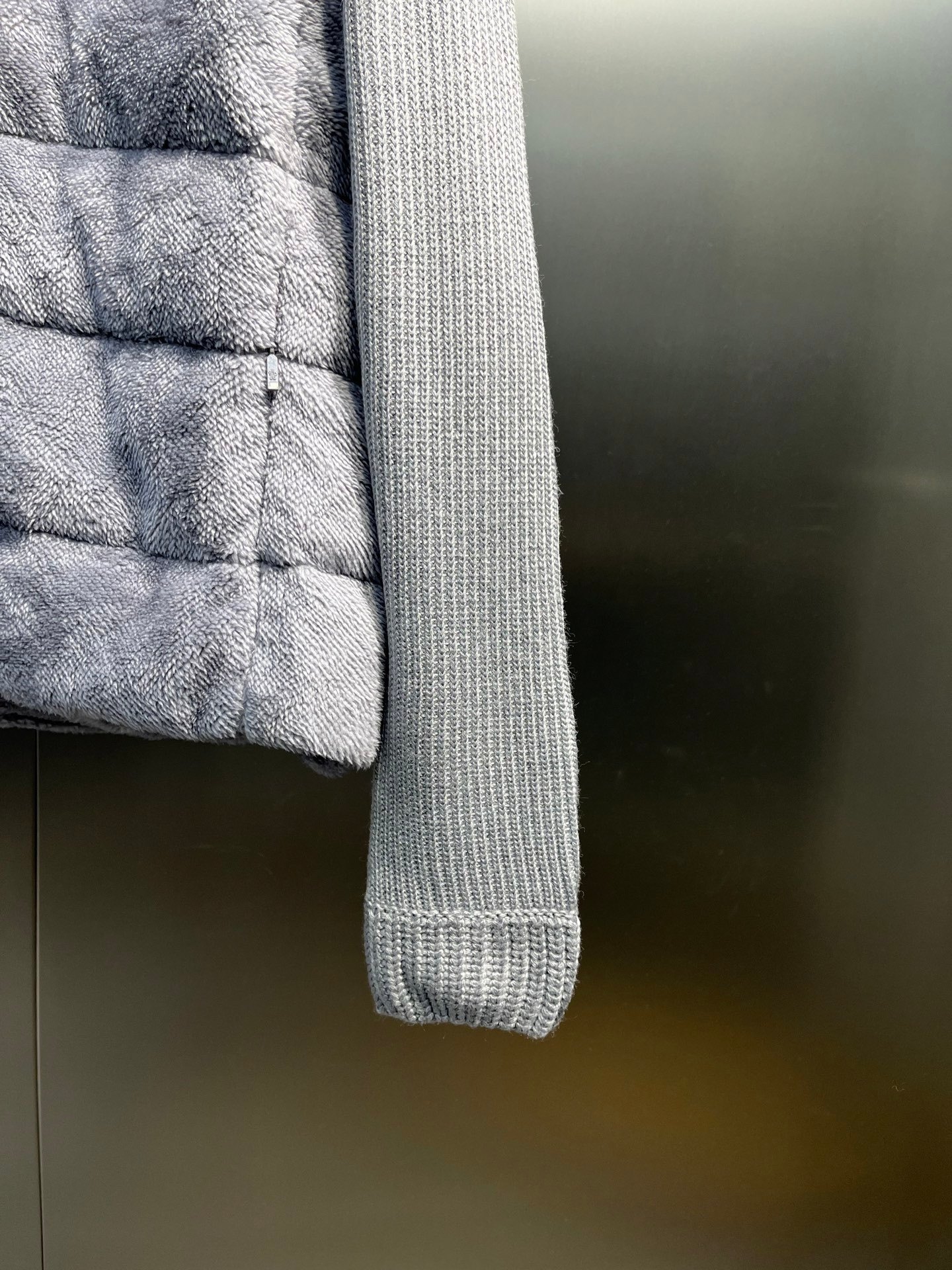 【MONCLER 公式旗艦店】モンクレール ダウンジャケット ご好評に付き再入荷！