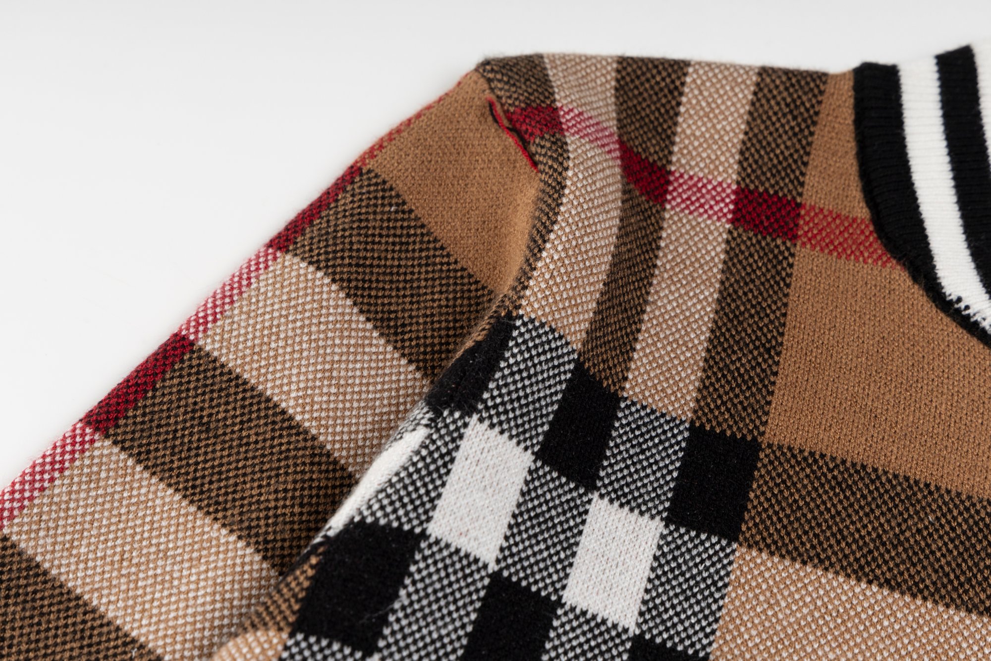 【BURBERRY旗艦店】バーバリー セーター ご好評に付き再入荷！