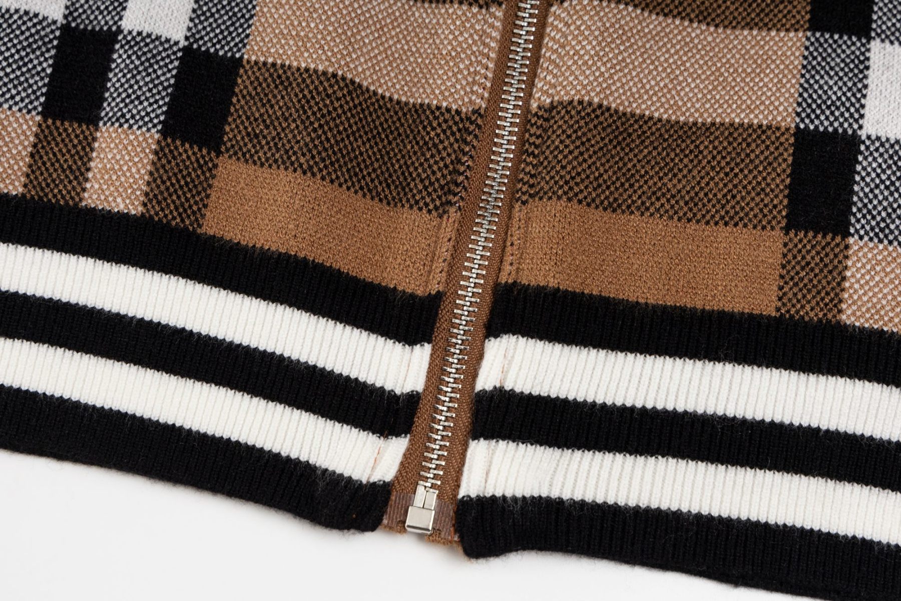 【BURBERRY旗艦店】バーバリー セーター ご好評に付き再入荷！