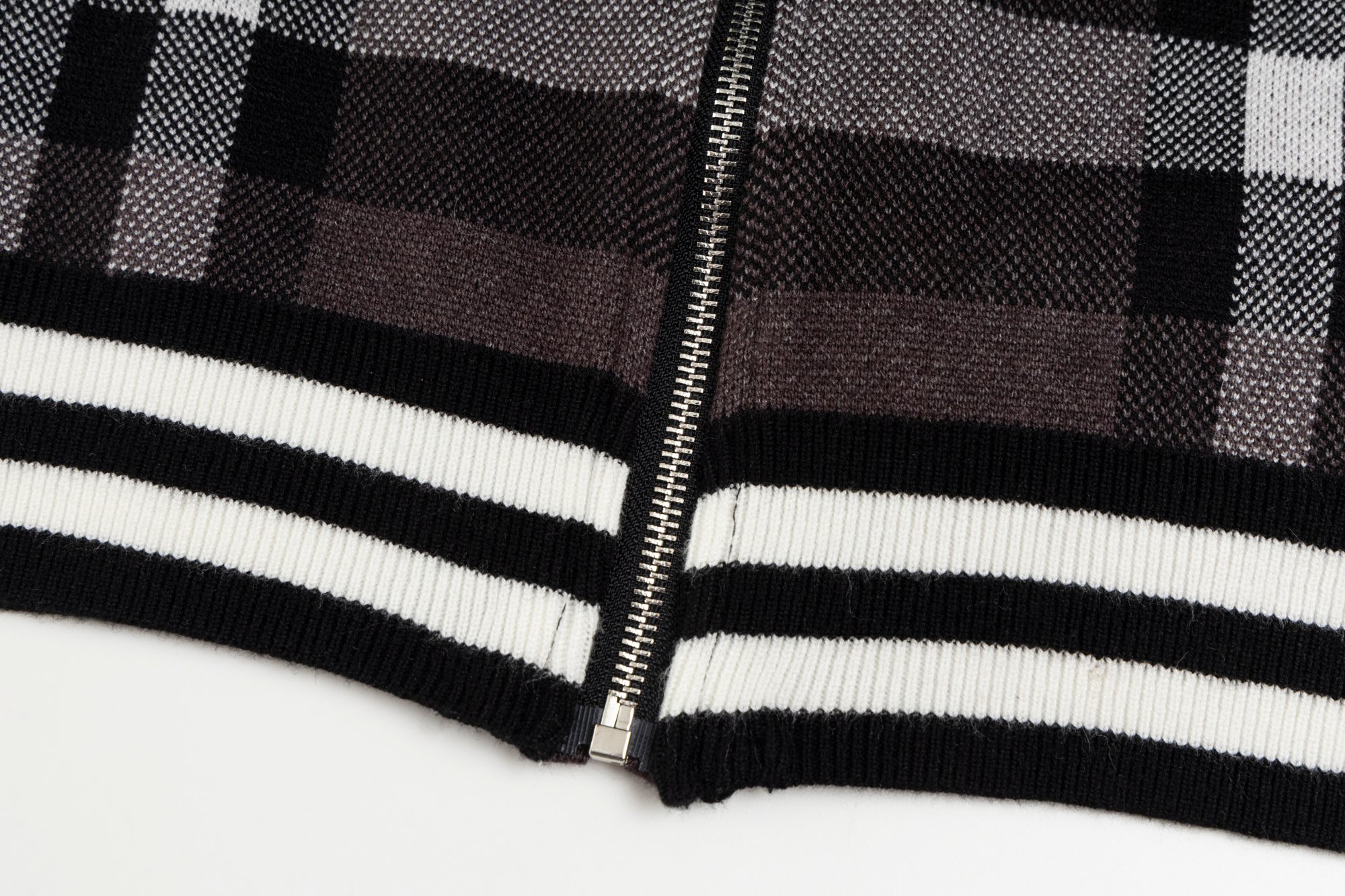 【BURBERRY旗艦店】バーバリー セーター ご好評に付き再入荷！