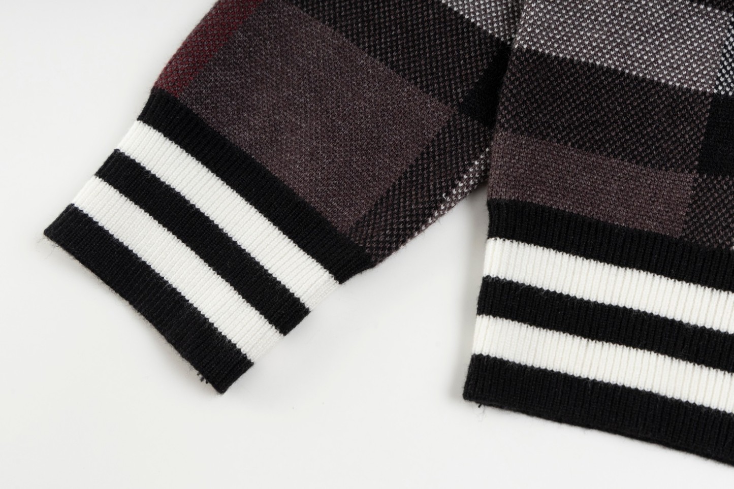 【BURBERRY旗艦店】バーバリー セーター ご好評に付き再入荷！