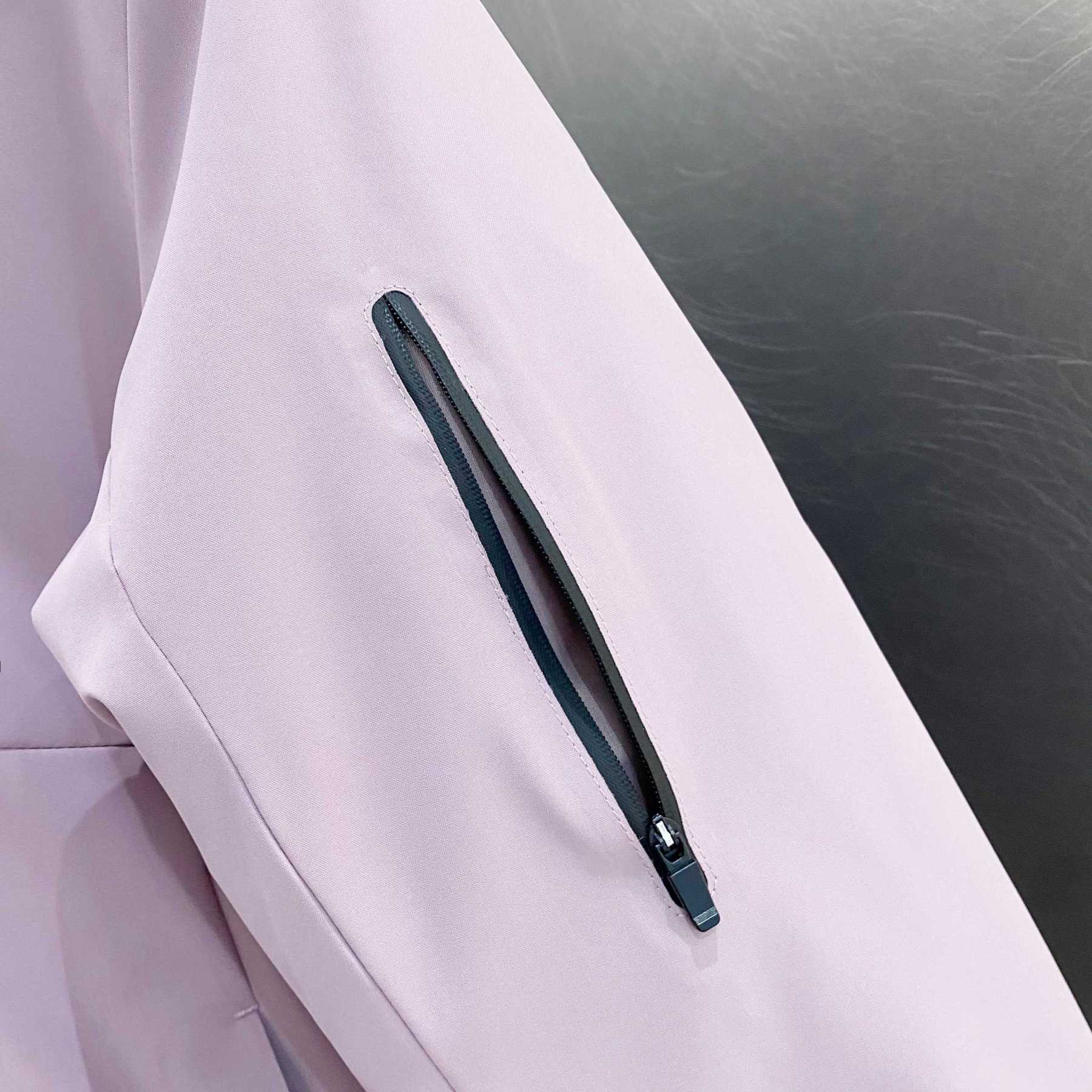 【ARC TERYX公式旗艦店】ダウンジャケット 男女兼用 ご好評に付き再入荷！