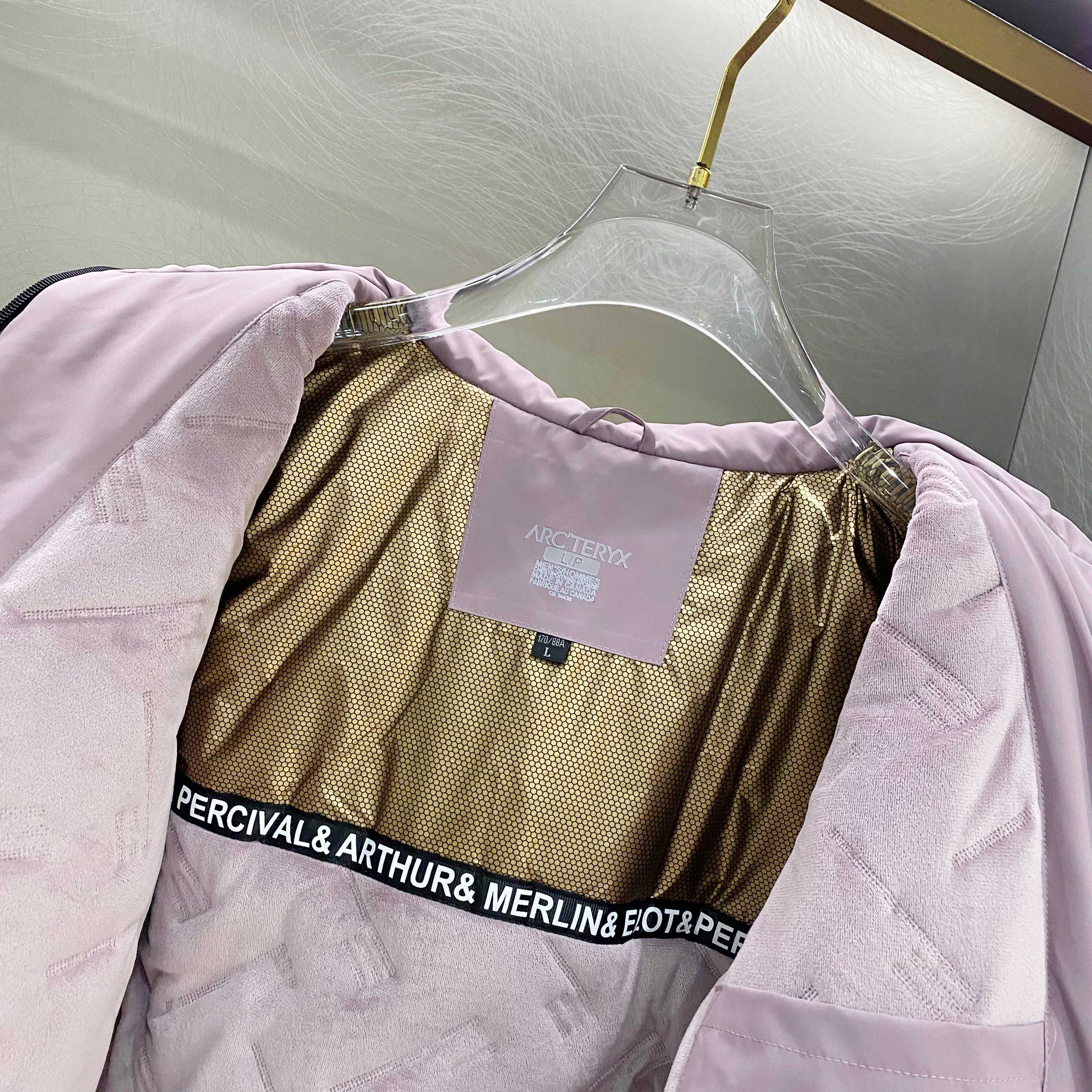 【ARC TERYX公式旗艦店】ダウンジャケット 男女兼用 ご好評に付き再入荷！